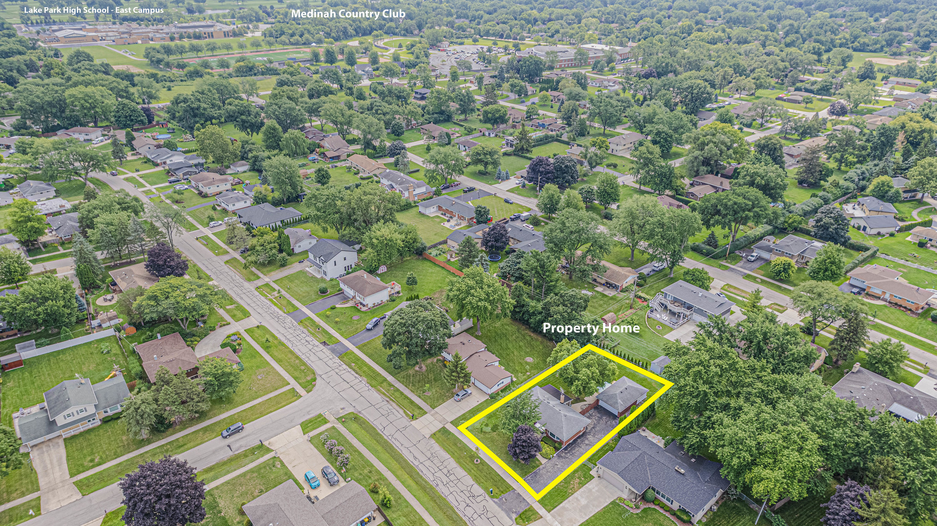 711 Sunnyside Road, Roselle, IL 60172