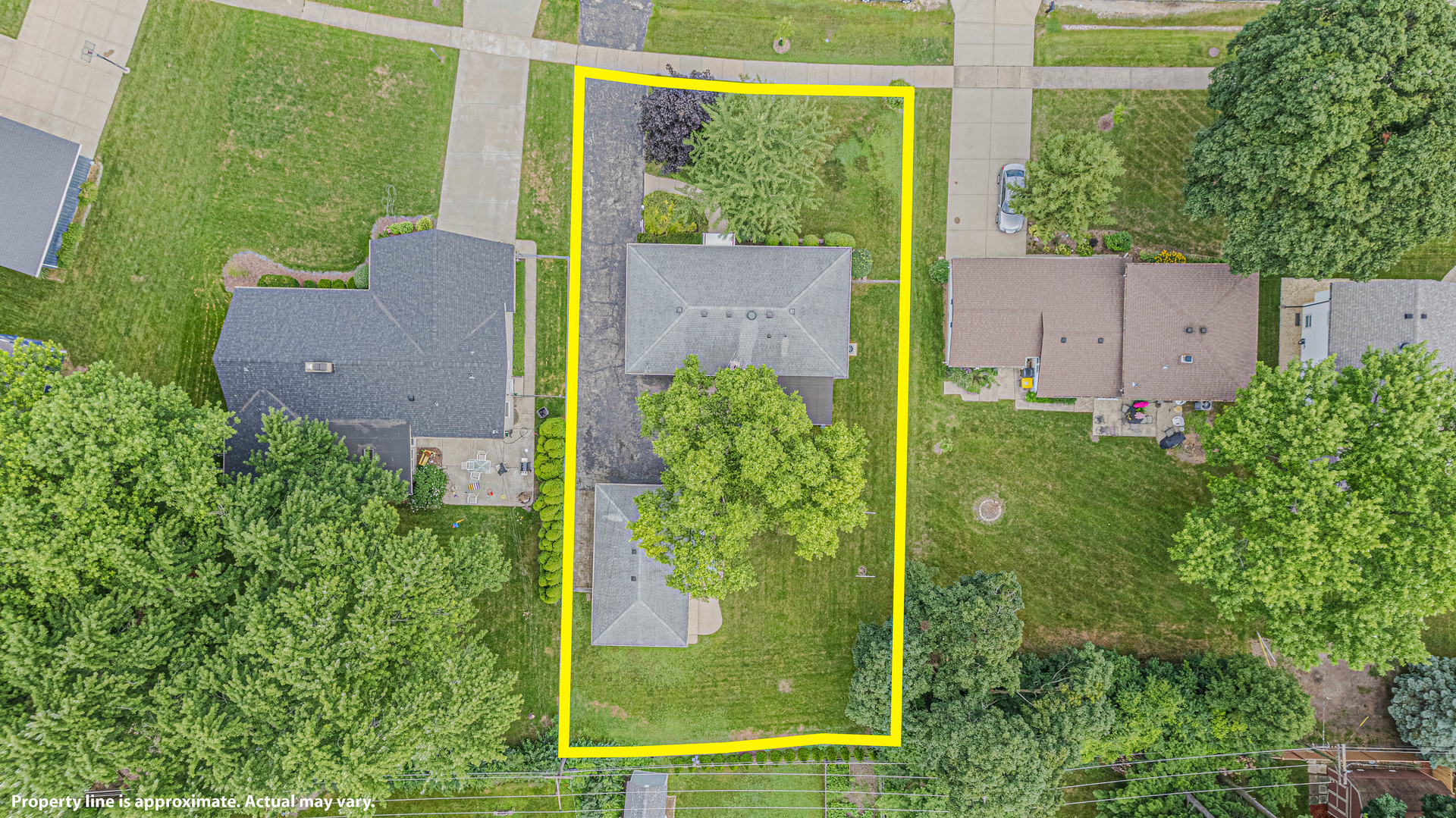 711 Sunnyside Road, Roselle, IL 60172