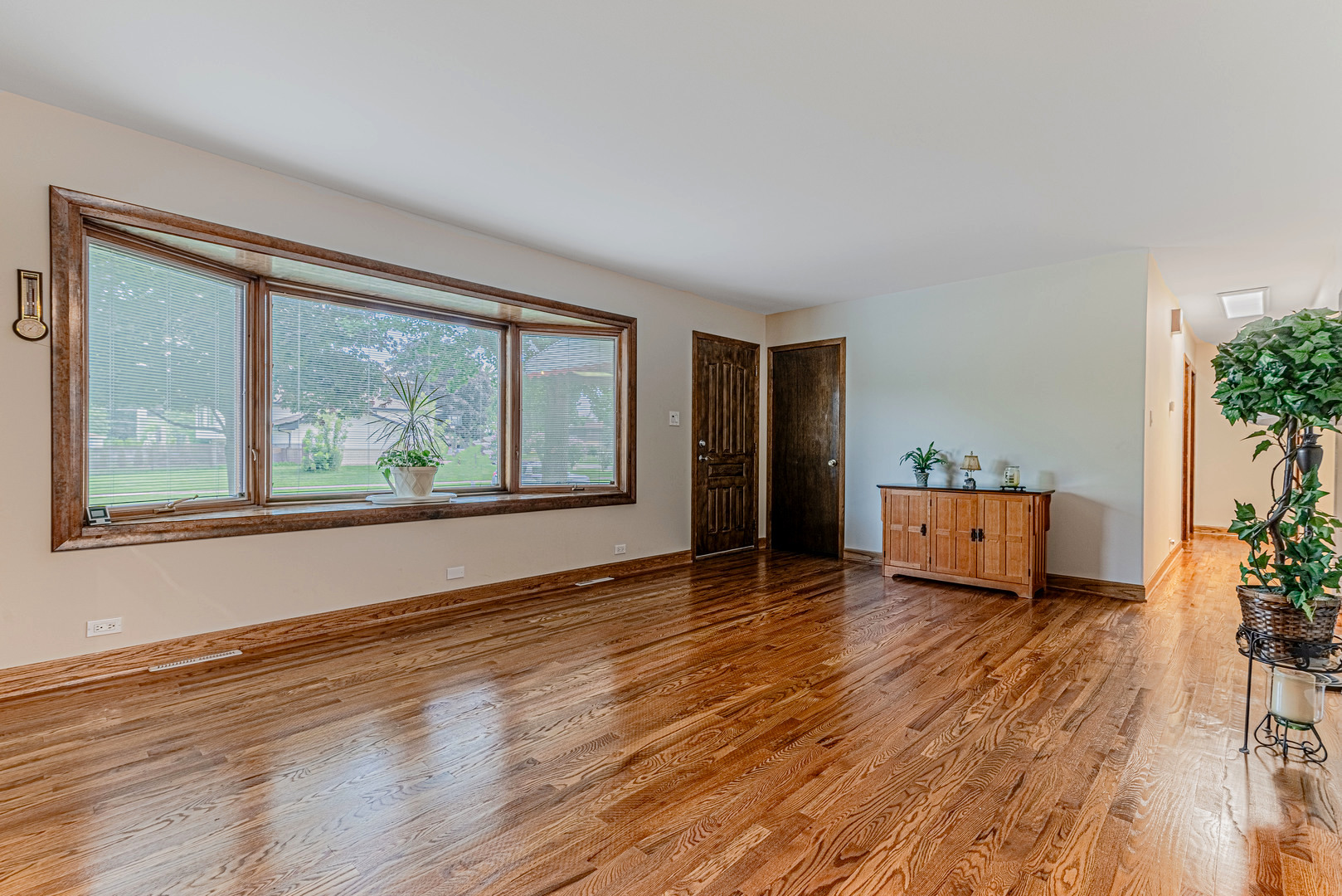 711 Sunnyside Road, Roselle, IL 60172