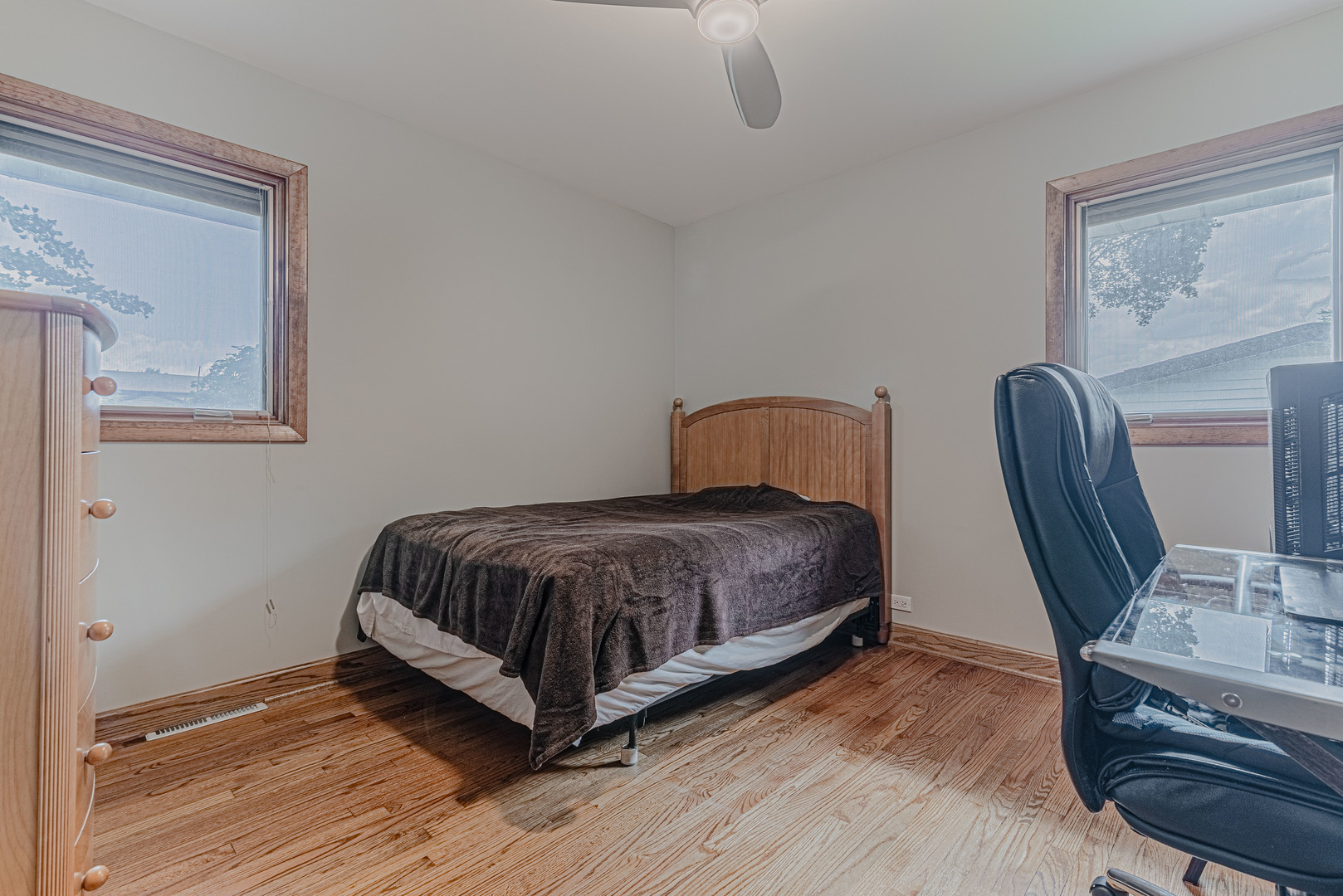 711 Sunnyside Road, Roselle, IL 60172