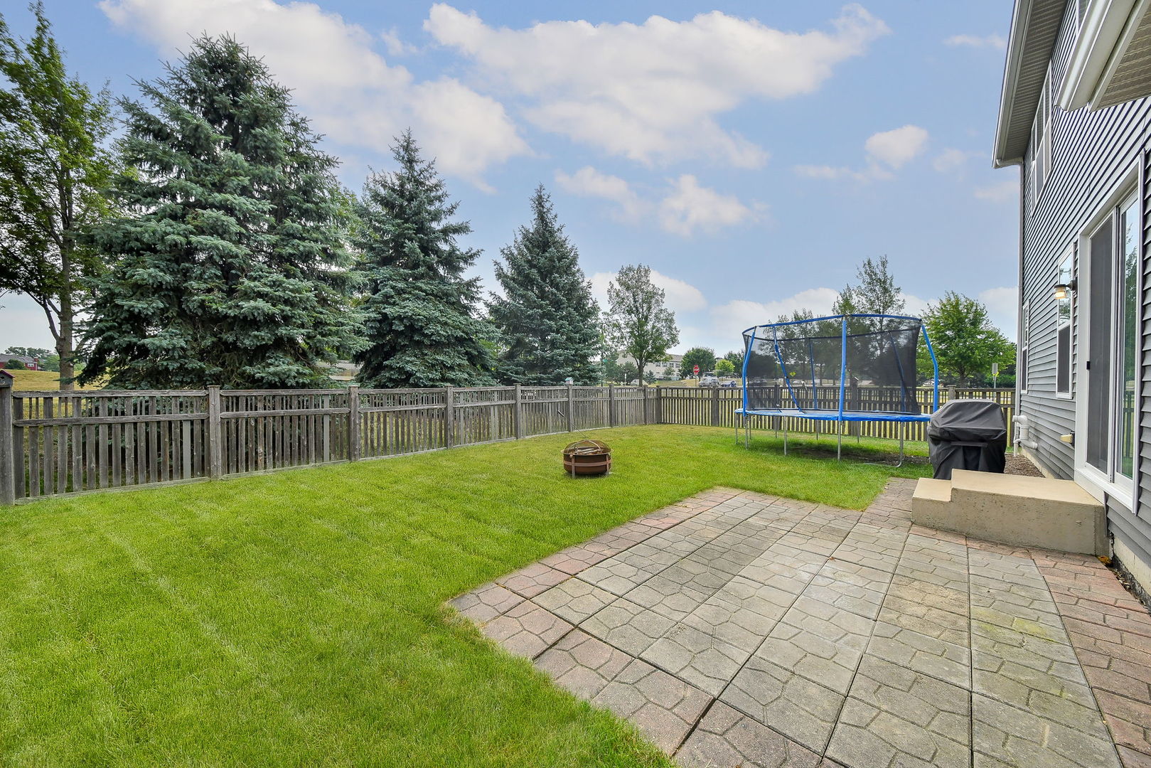 808 Bonaventure Drive, Oswego, IL 60543