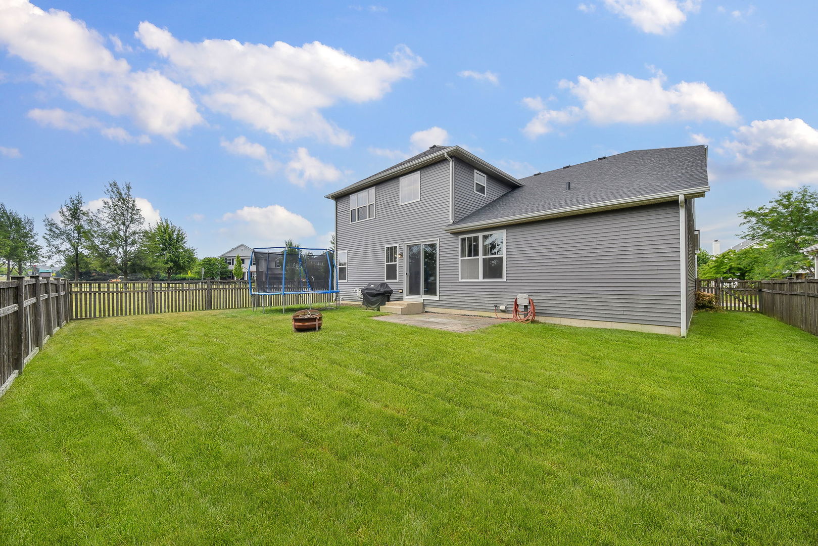 808 Bonaventure Drive, Oswego, IL 60543