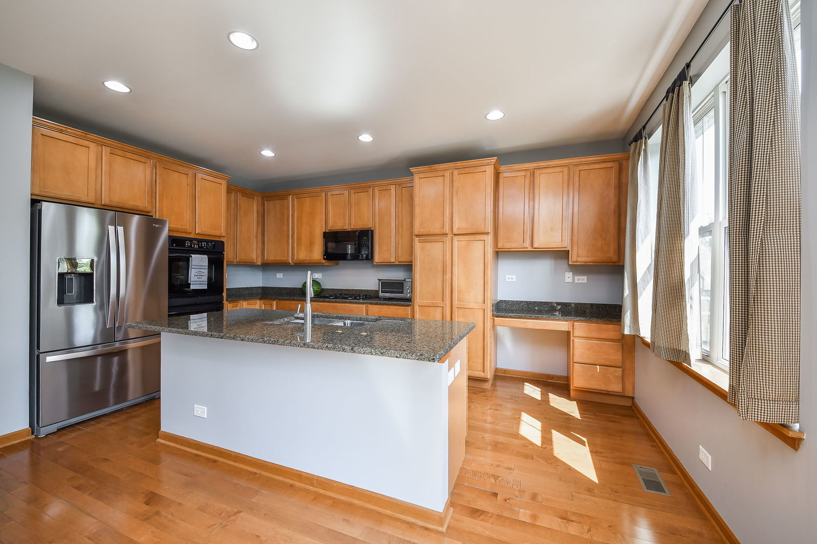 808 Bonaventure Drive, Oswego, IL 60543