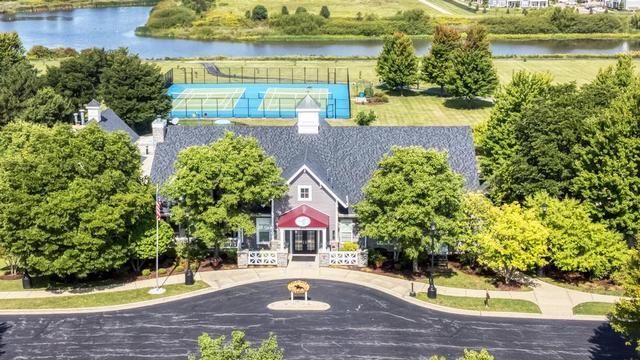 808 Bonaventure Drive, Oswego, IL 60543