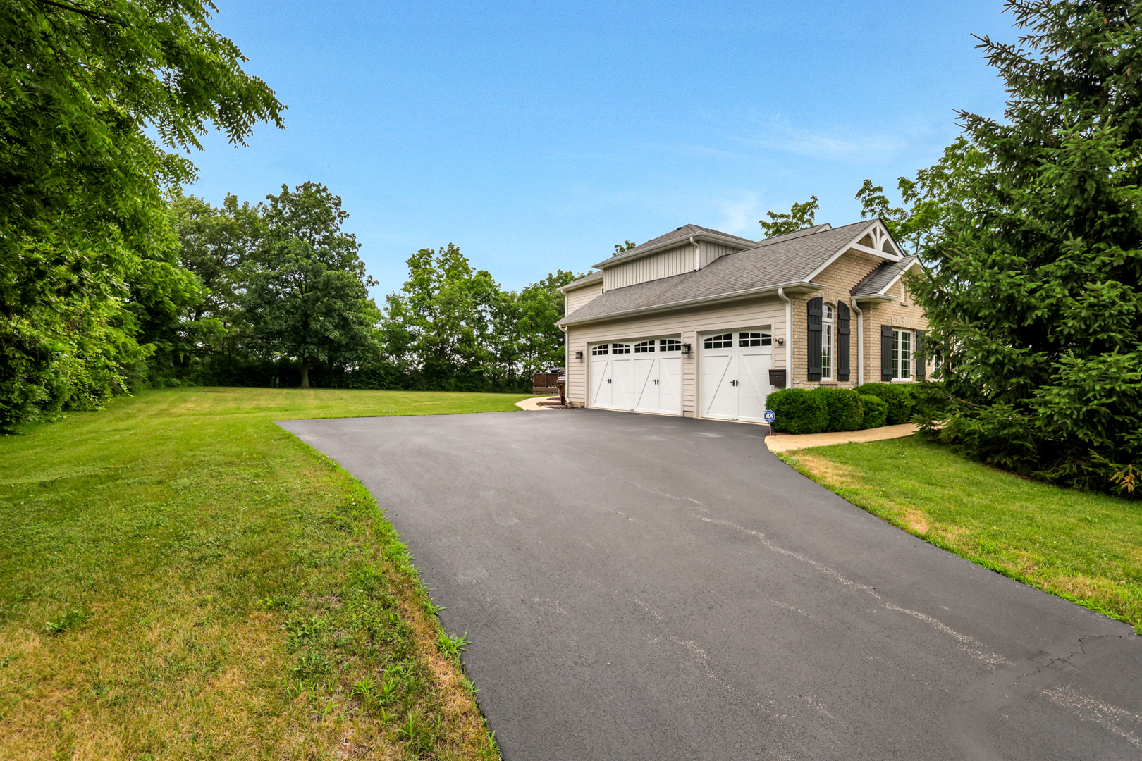 18013 Saint Andrews Drive, Marengo, IL 60152