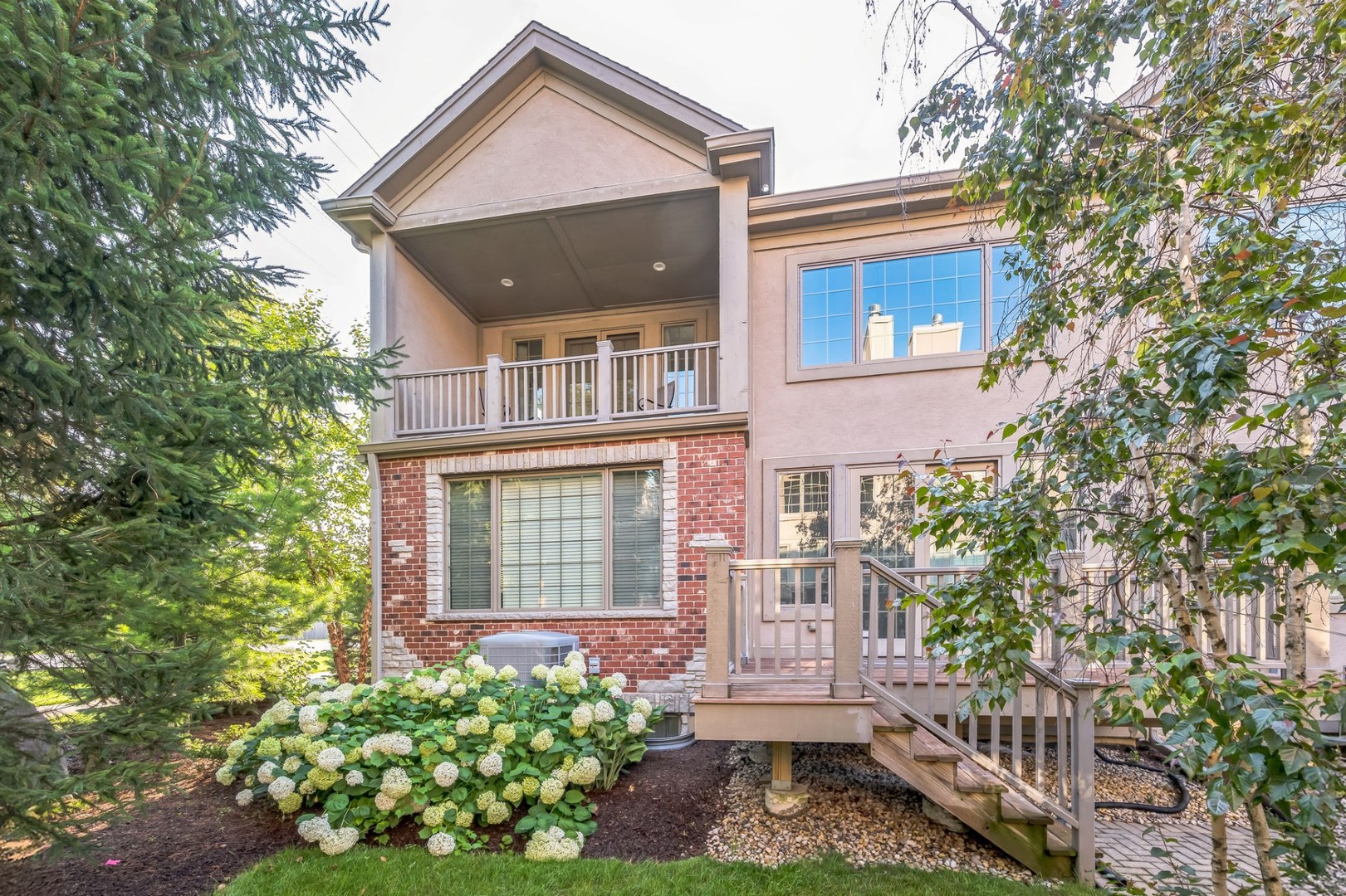 1200 E Charles Lane, Westmont, IL 60559