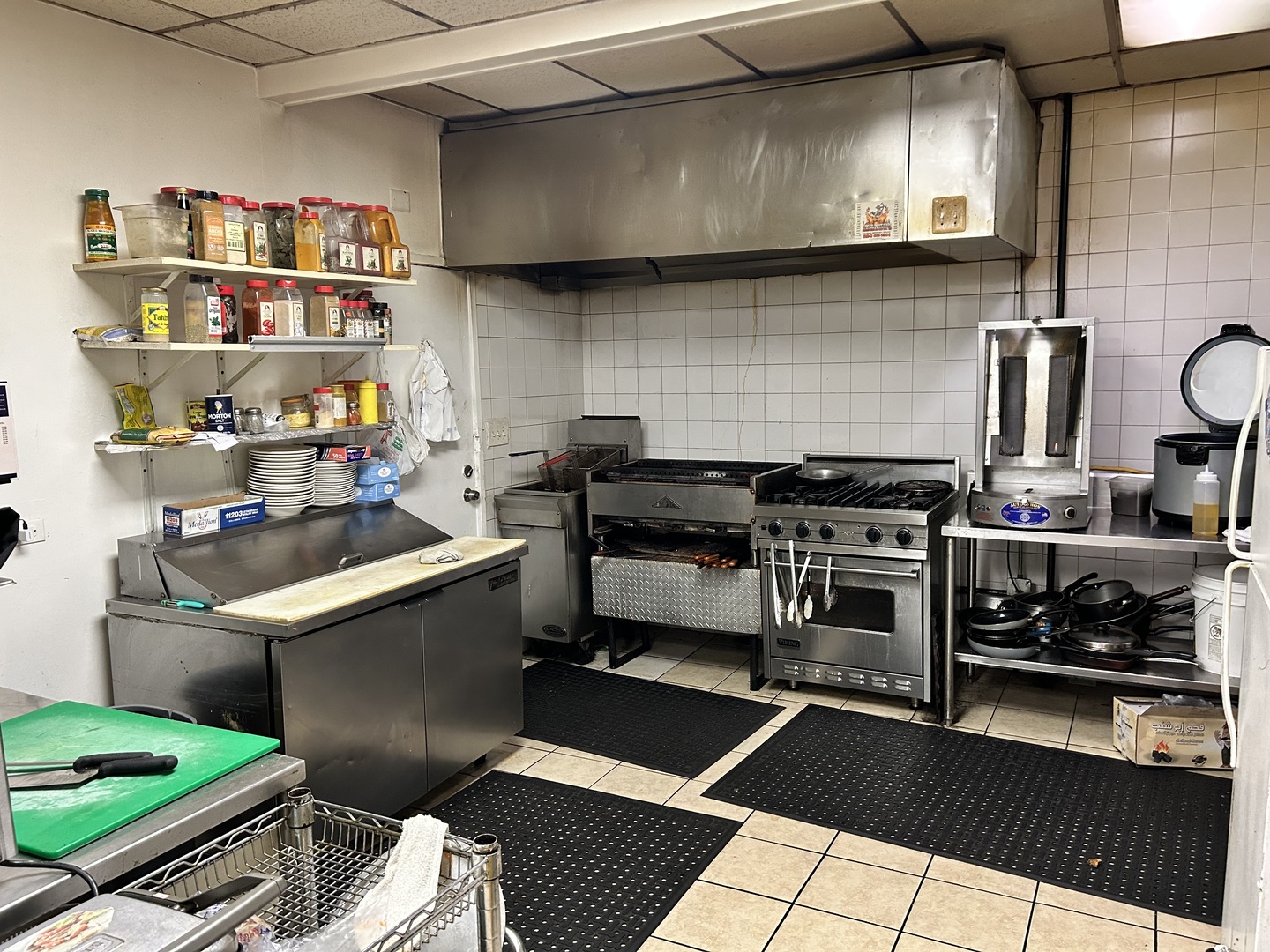 6120 N Lincoln Avenue, Chicago, IL 60659