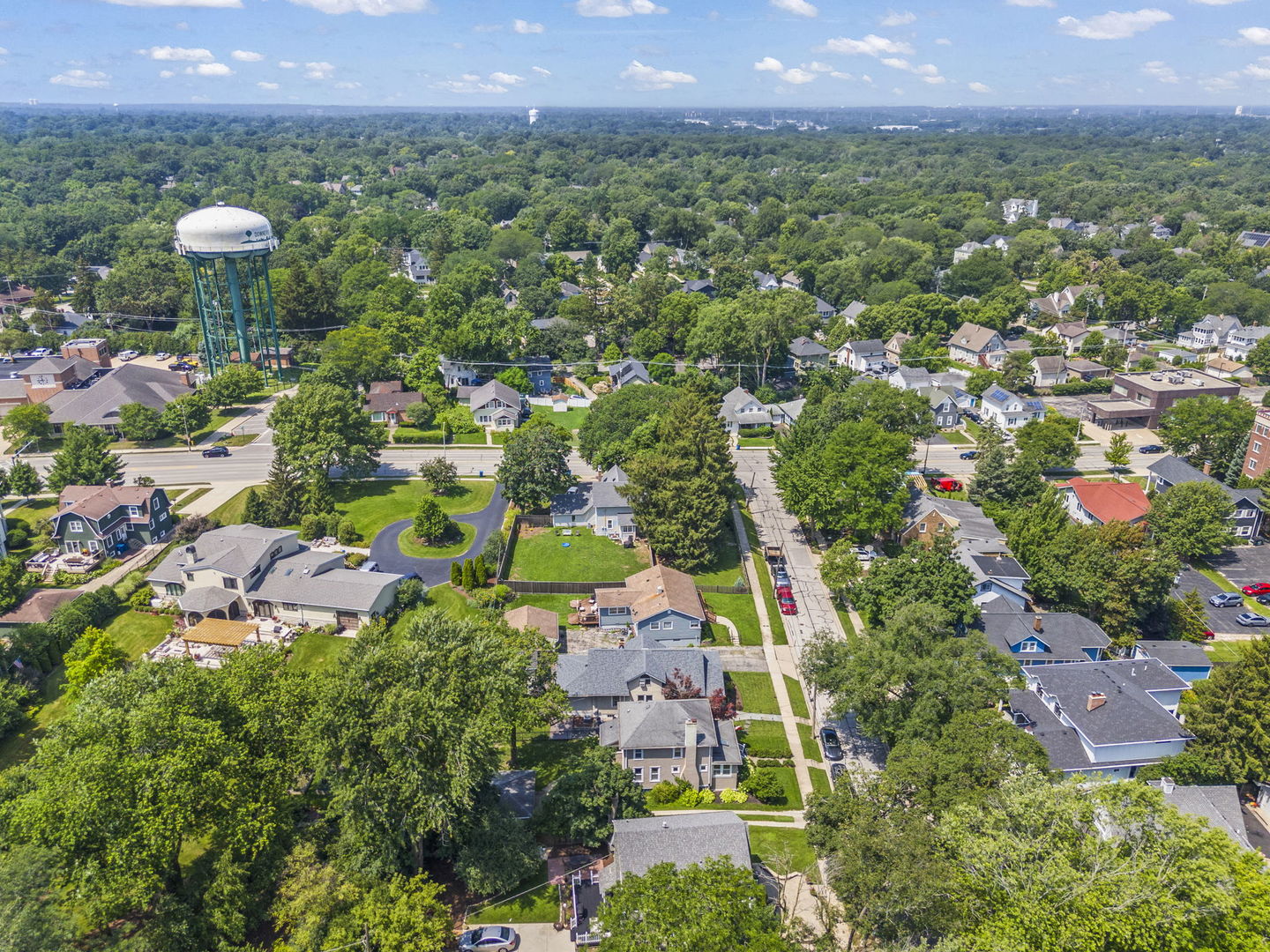 945 Summit Street, Downers Grove, IL 60515