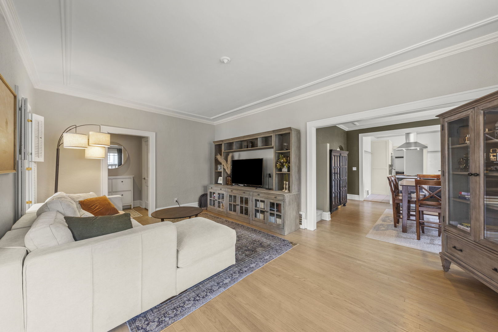 945 Summit Street, Downers Grove, IL 60515