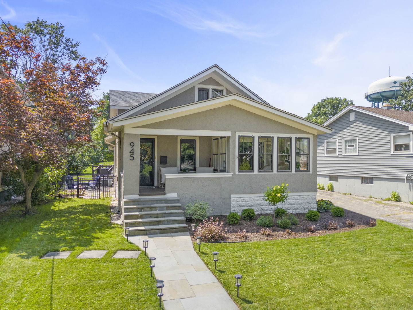 945 Summit Street, Downers Grove, IL 60515