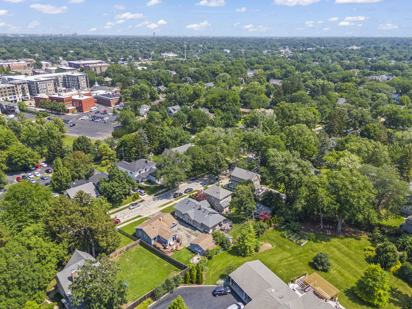 945 Summit Street, Downers Grove, IL 60515