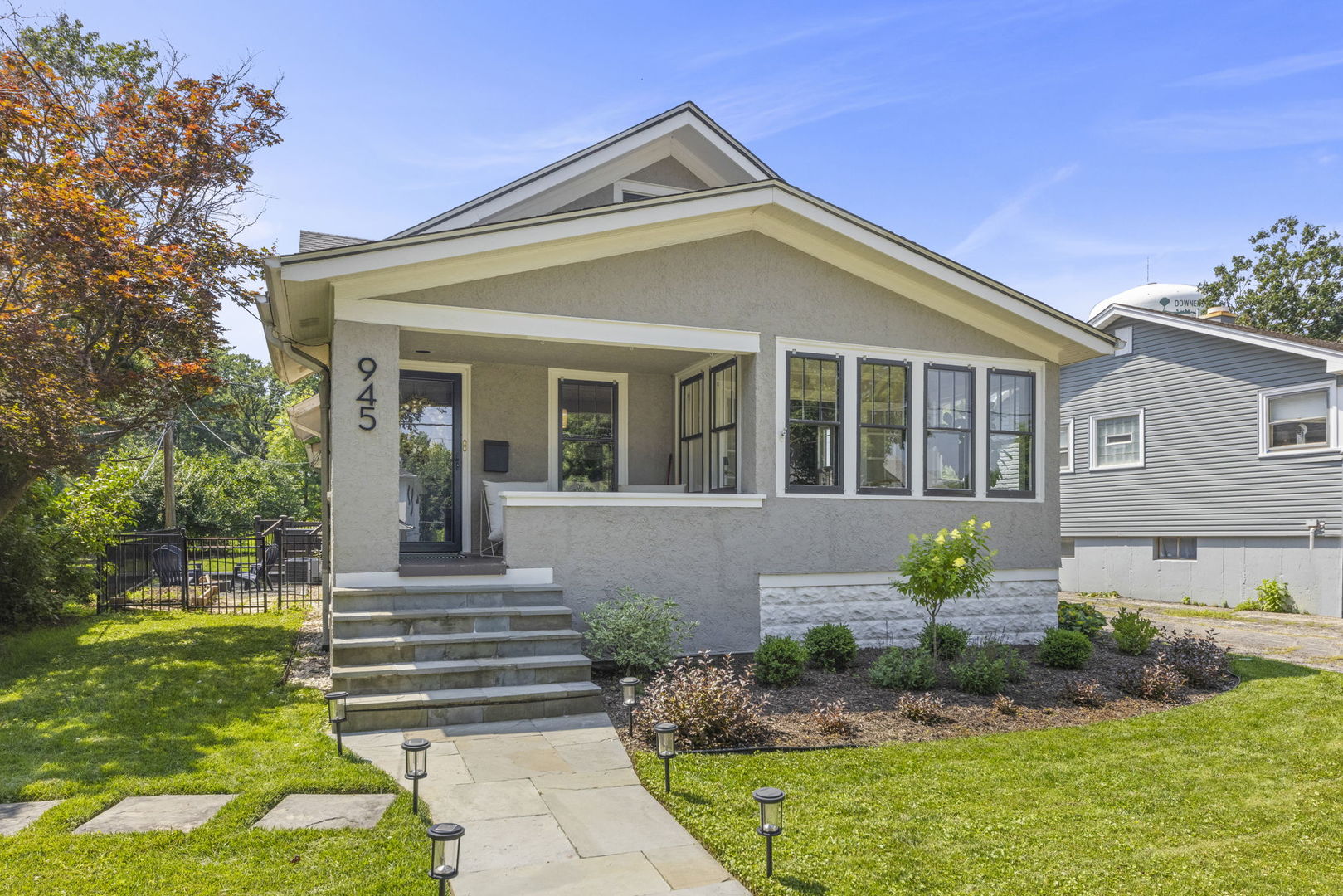 945 Summit Street, Downers Grove, IL 60515