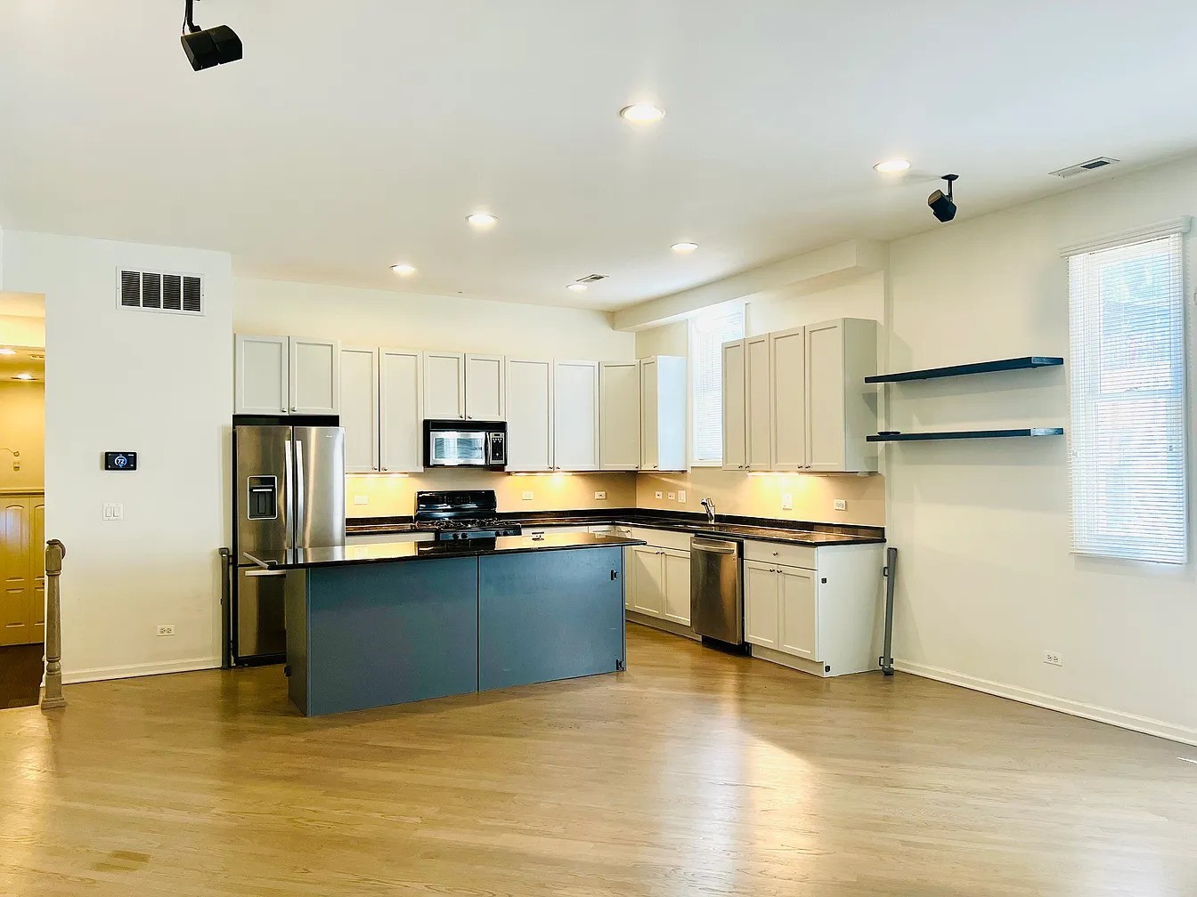 1761 W Morse Avenue #GS, Chicago, IL 60626
