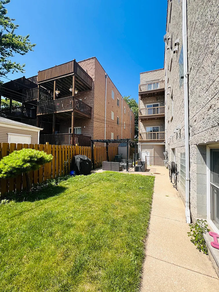 1761 W Morse Avenue #GS, Chicago, IL 60626