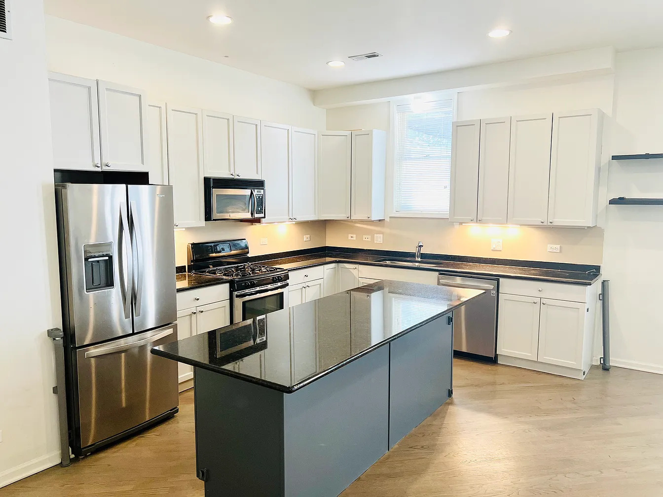 1761 W Morse Avenue #GS, Chicago, IL 60626