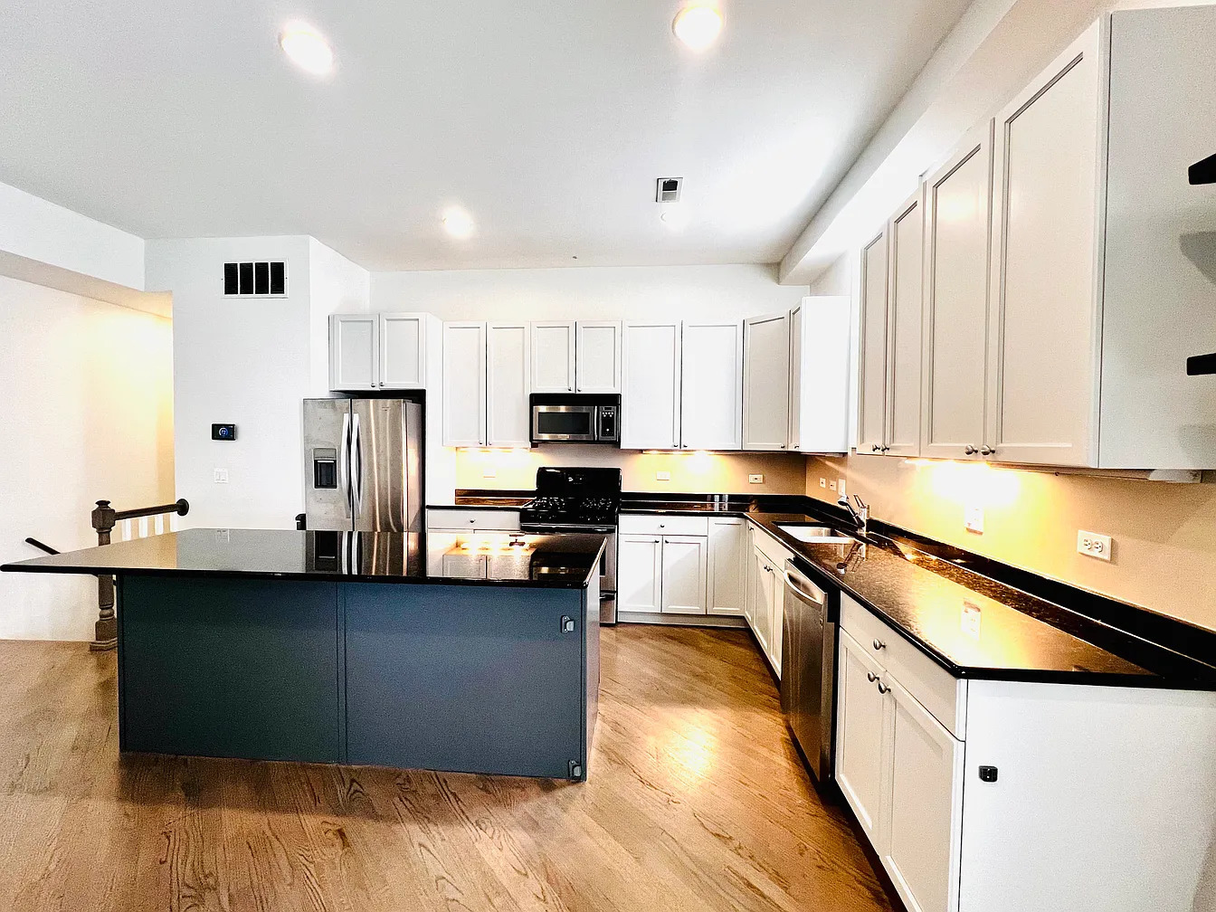 1761 W Morse Avenue #GS, Chicago, IL 60626