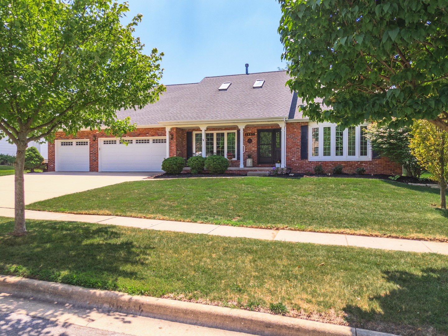 2605 Park Ridge Road, Bloomington, IL 61704