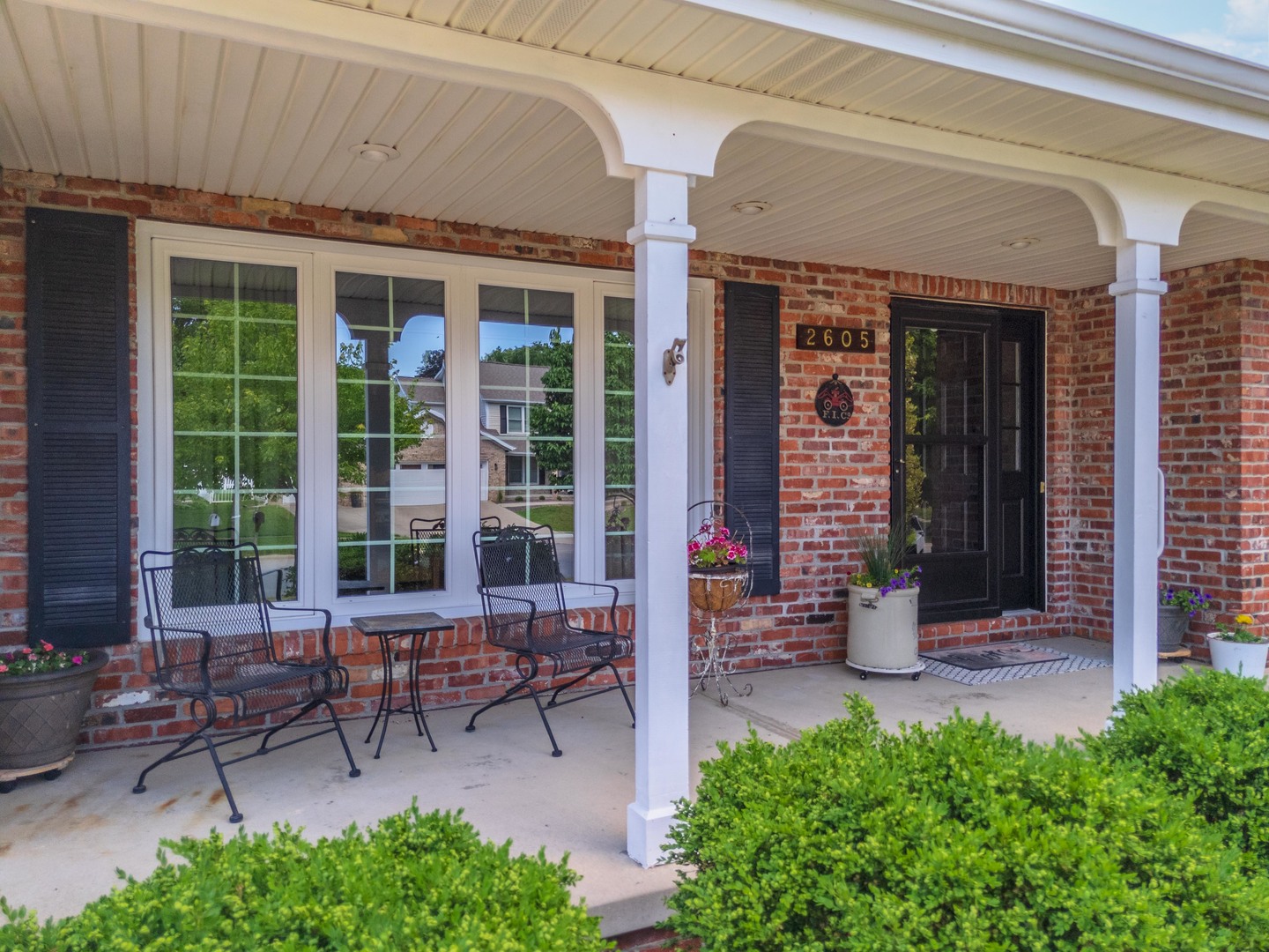 2605 Park Ridge Road, Bloomington, IL 61704