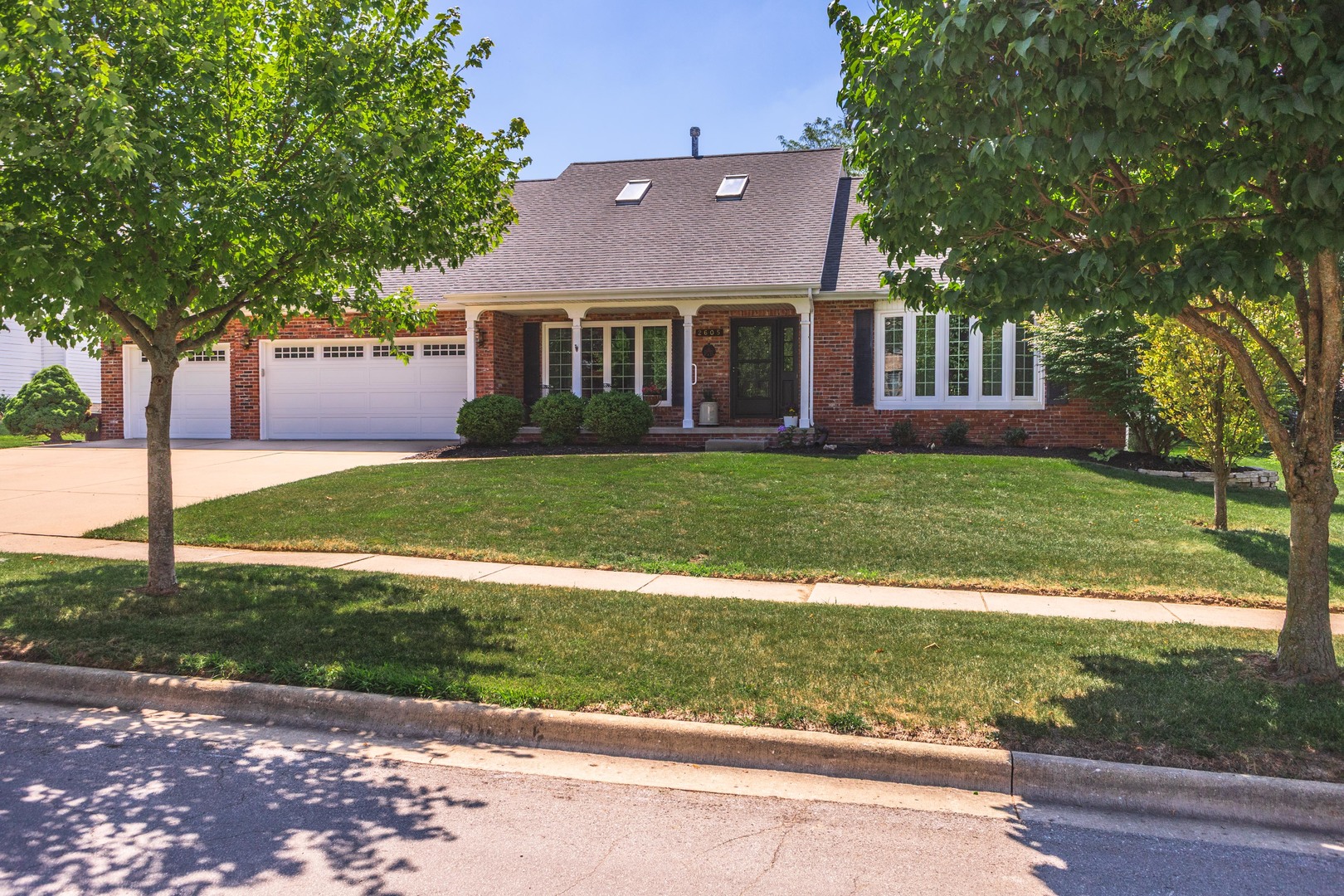 2605 Park Ridge Road, Bloomington, IL 61704