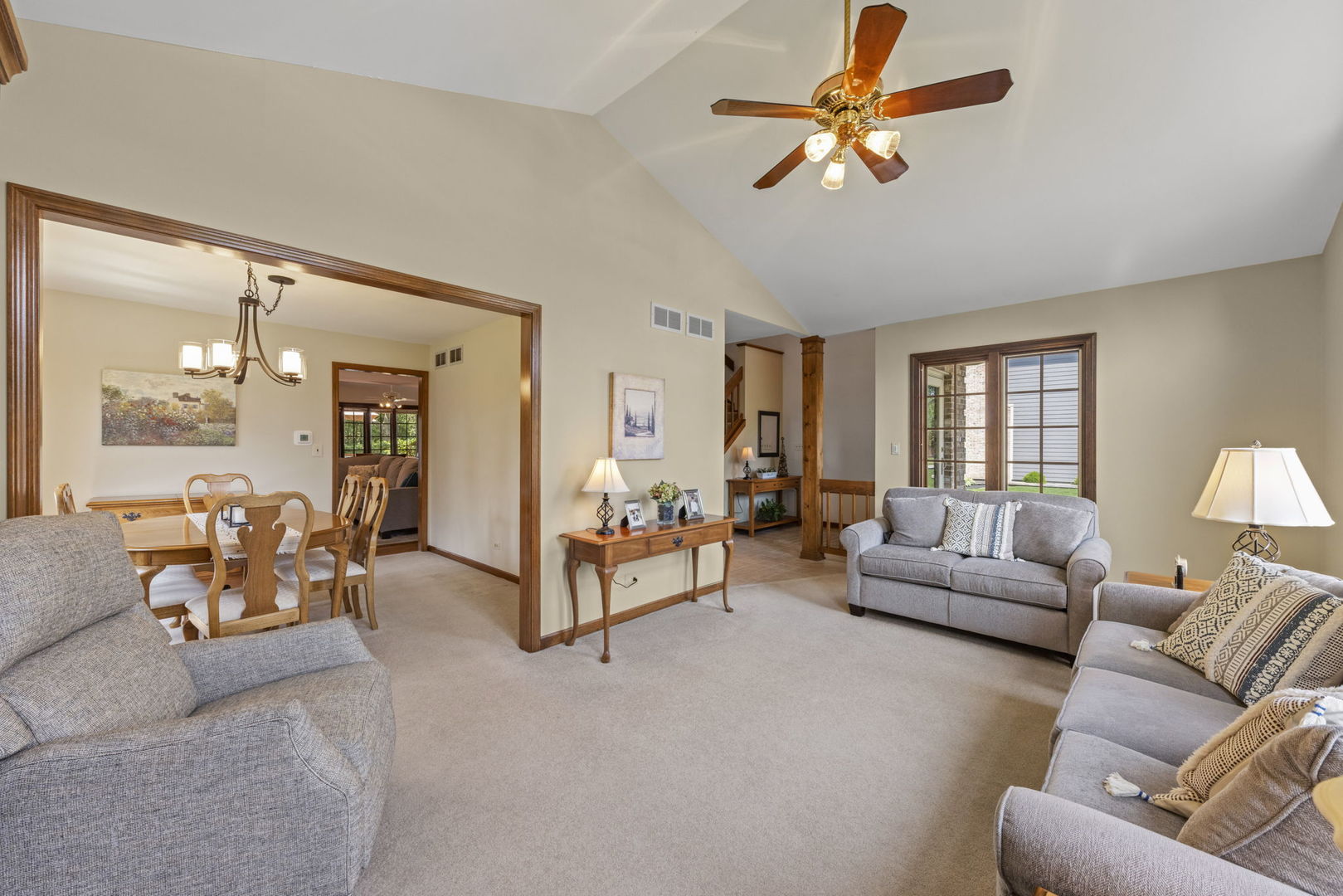 2S566 Thaddeus Circle, Glen Ellyn, IL 60137