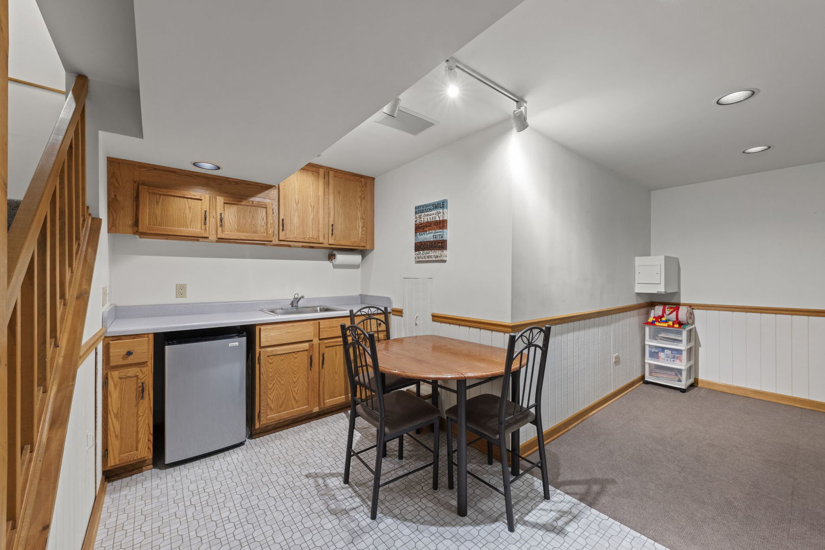 2S566 Thaddeus Circle, Glen Ellyn, IL 60137