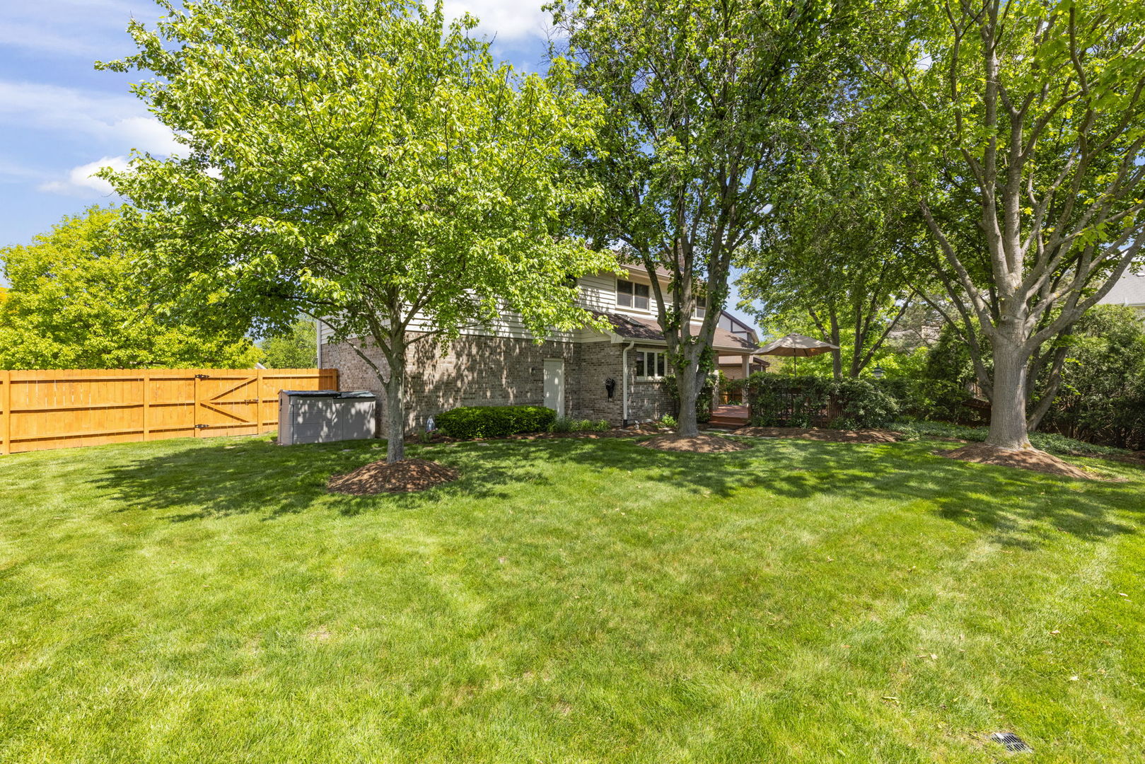 2S566 Thaddeus Circle, Glen Ellyn, IL 60137
