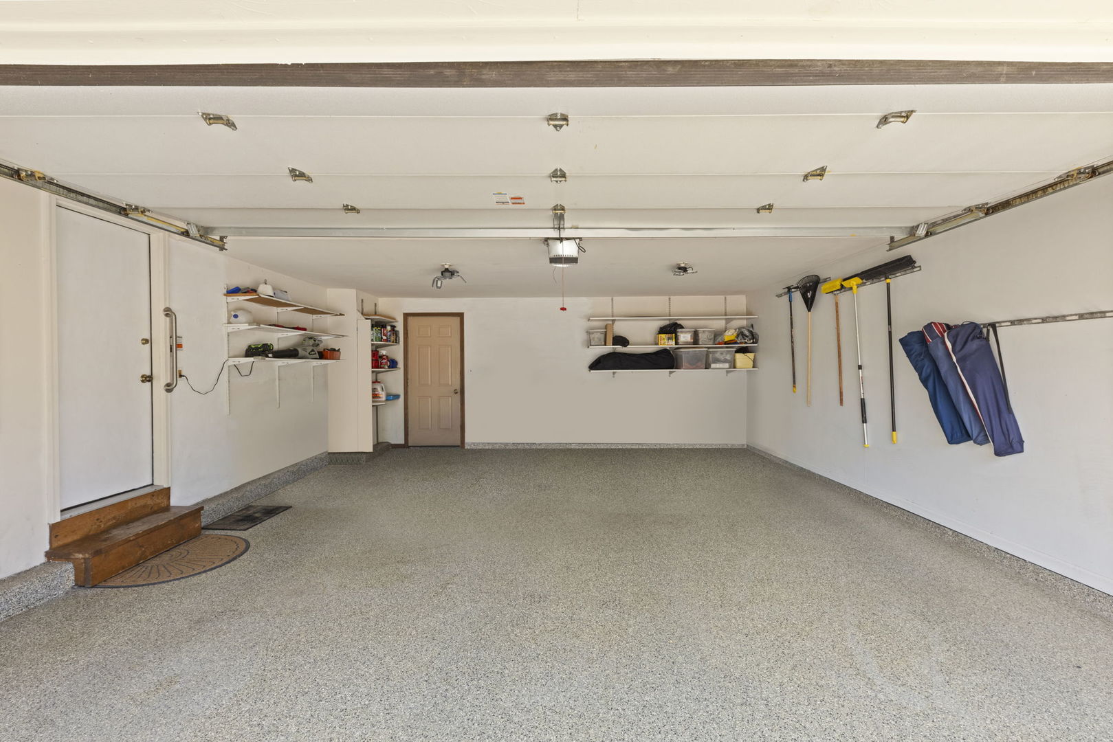 2S566 Thaddeus Circle, Glen Ellyn, IL 60137