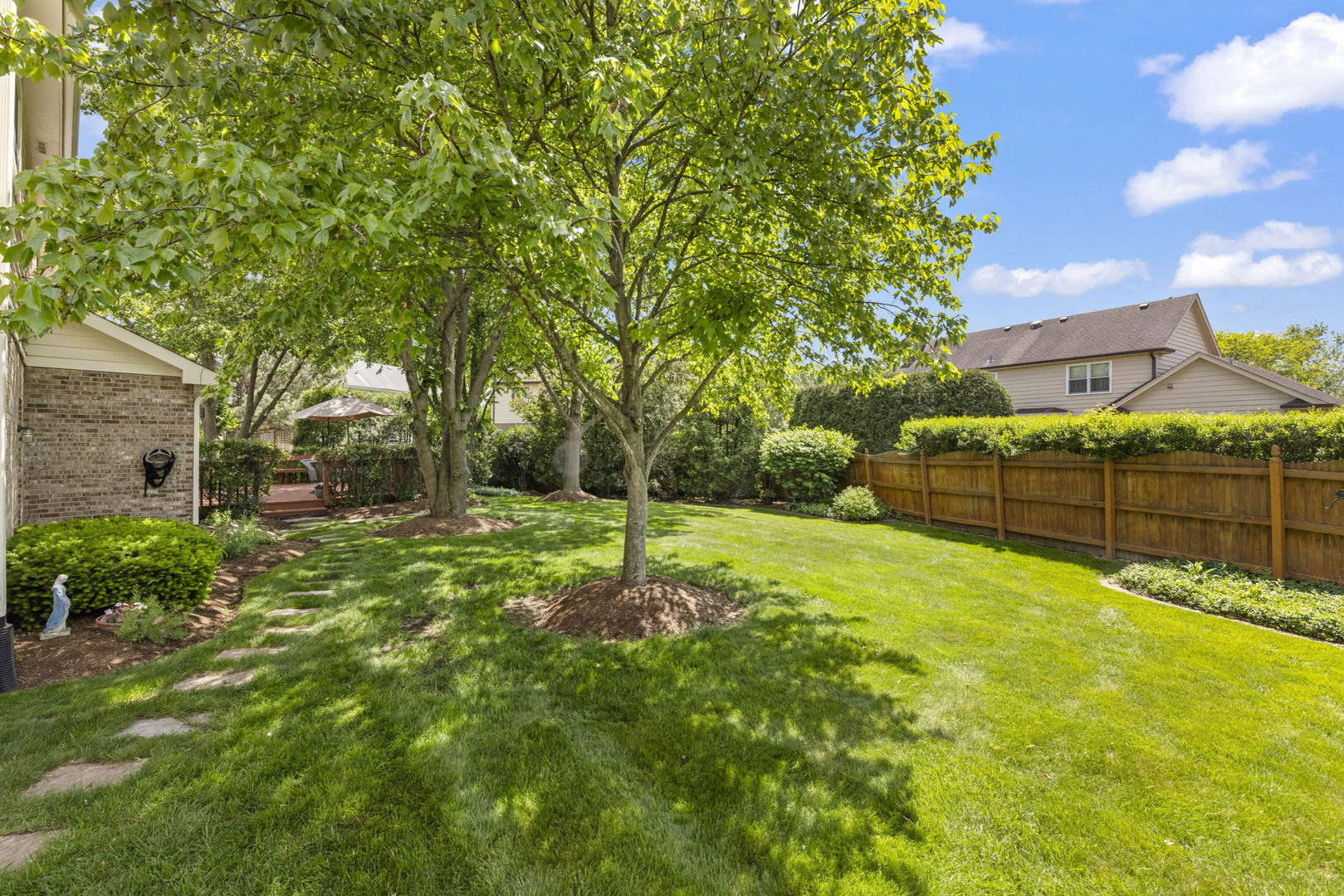 2S566 Thaddeus Circle, Glen Ellyn, IL 60137