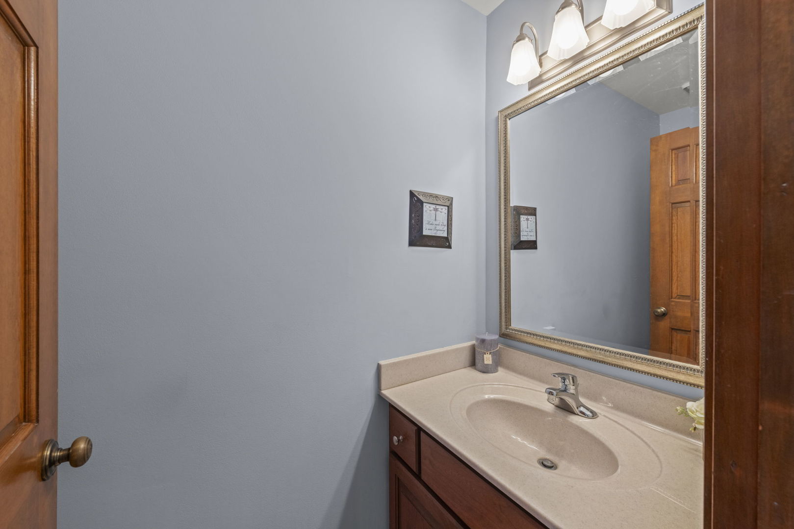 2S566 Thaddeus Circle, Glen Ellyn, IL 60137