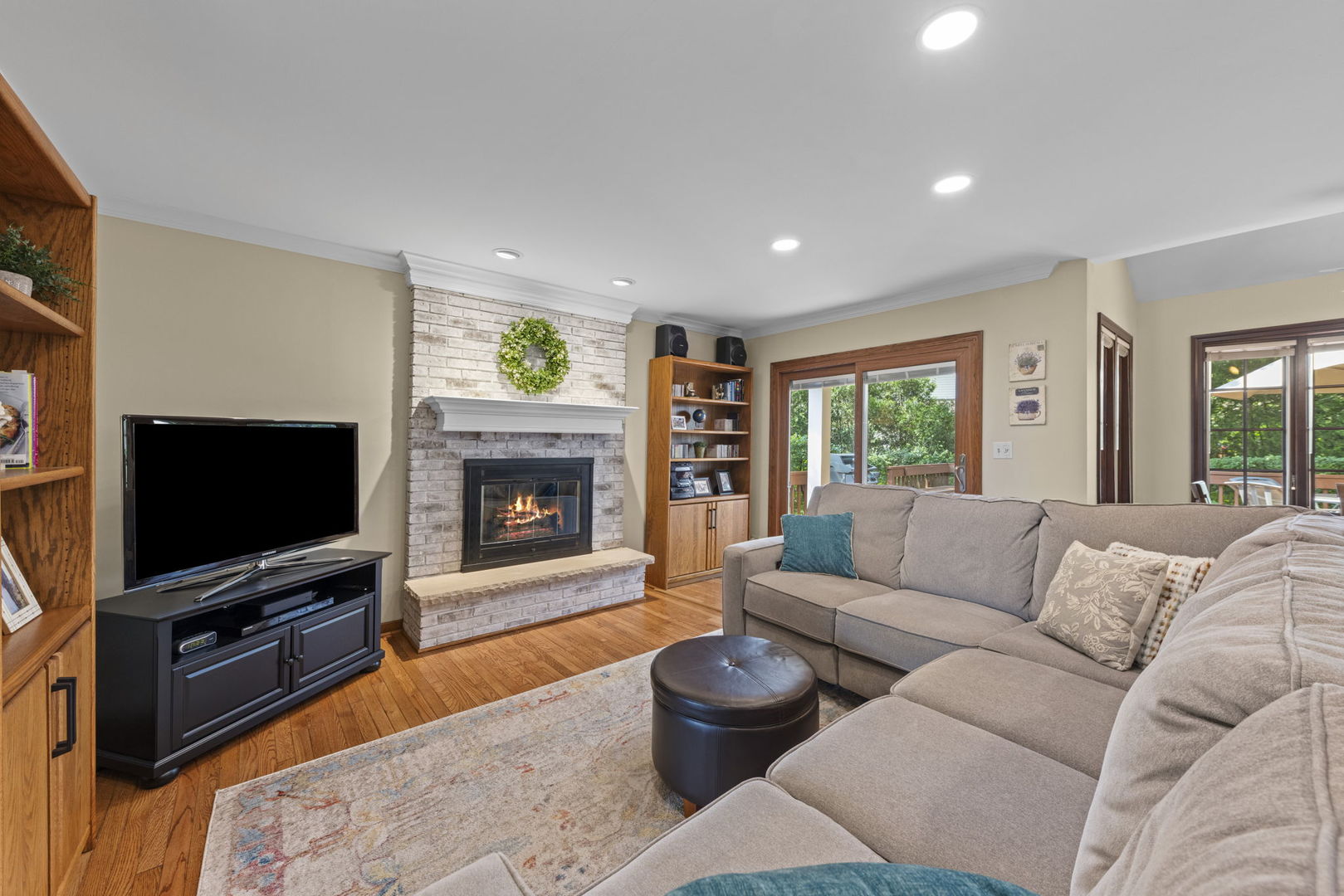 2S566 Thaddeus Circle, Glen Ellyn, IL 60137