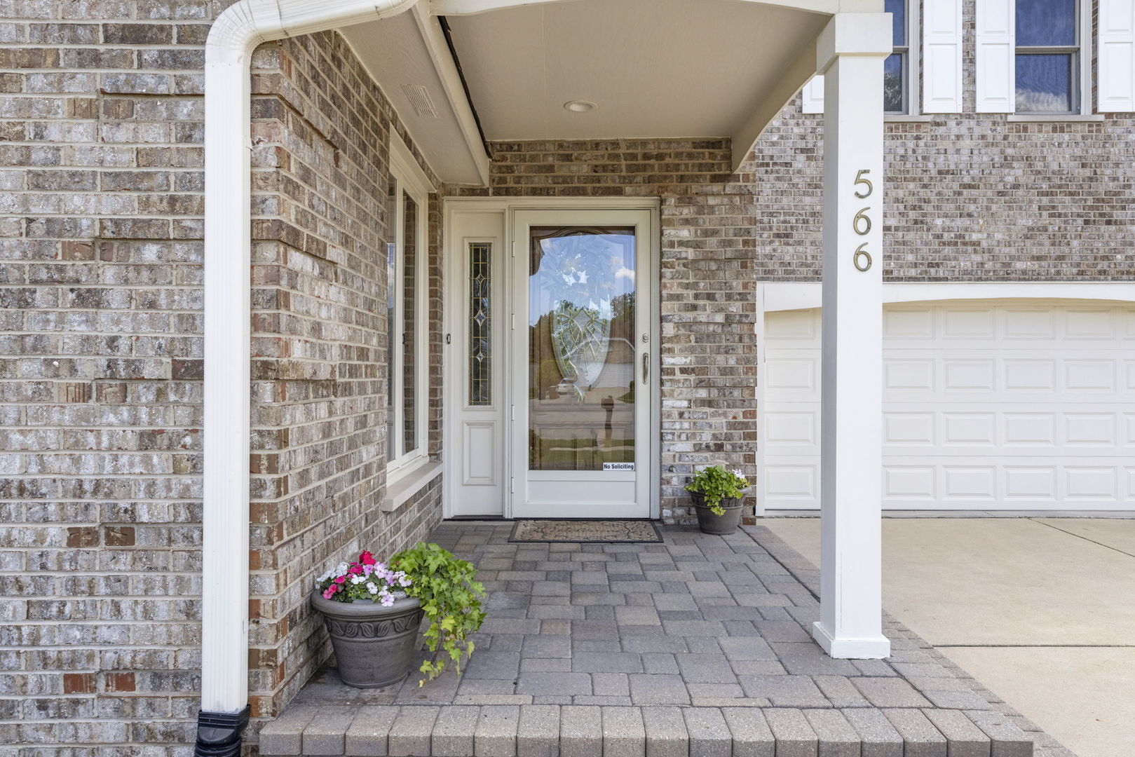 2S566 Thaddeus Circle, Glen Ellyn, IL 60137