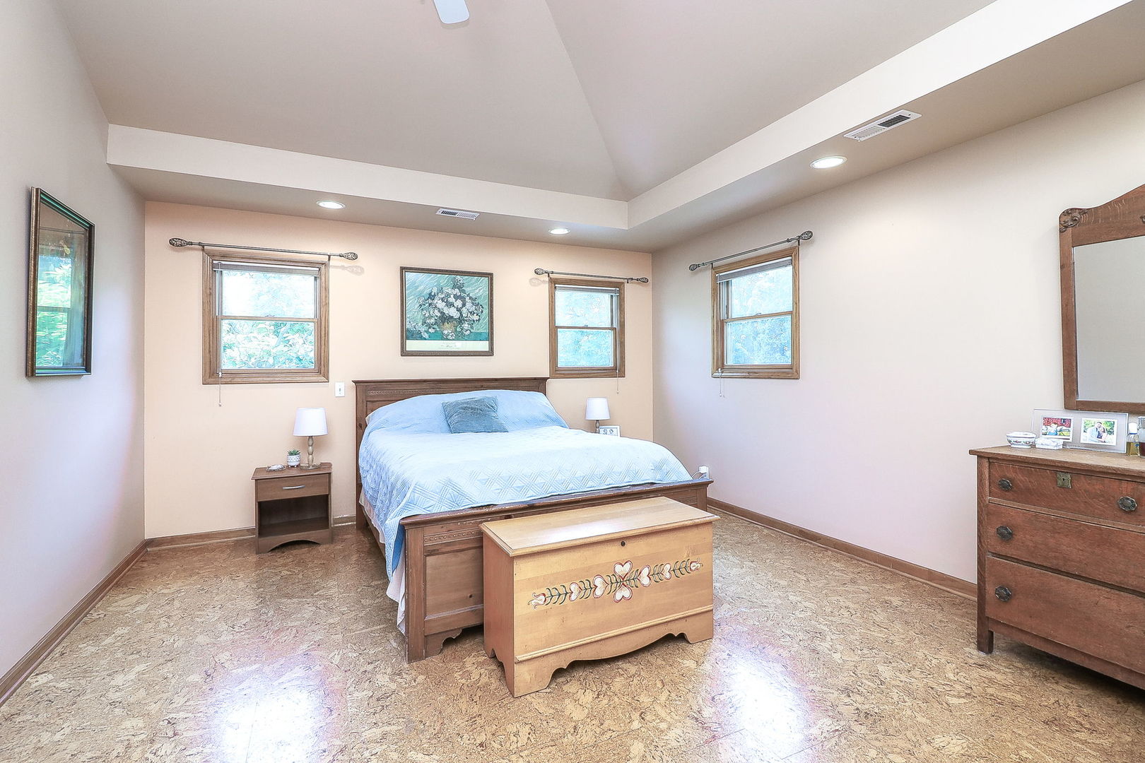 6308 Saratoga Avenue, Downers Grove, IL 60516