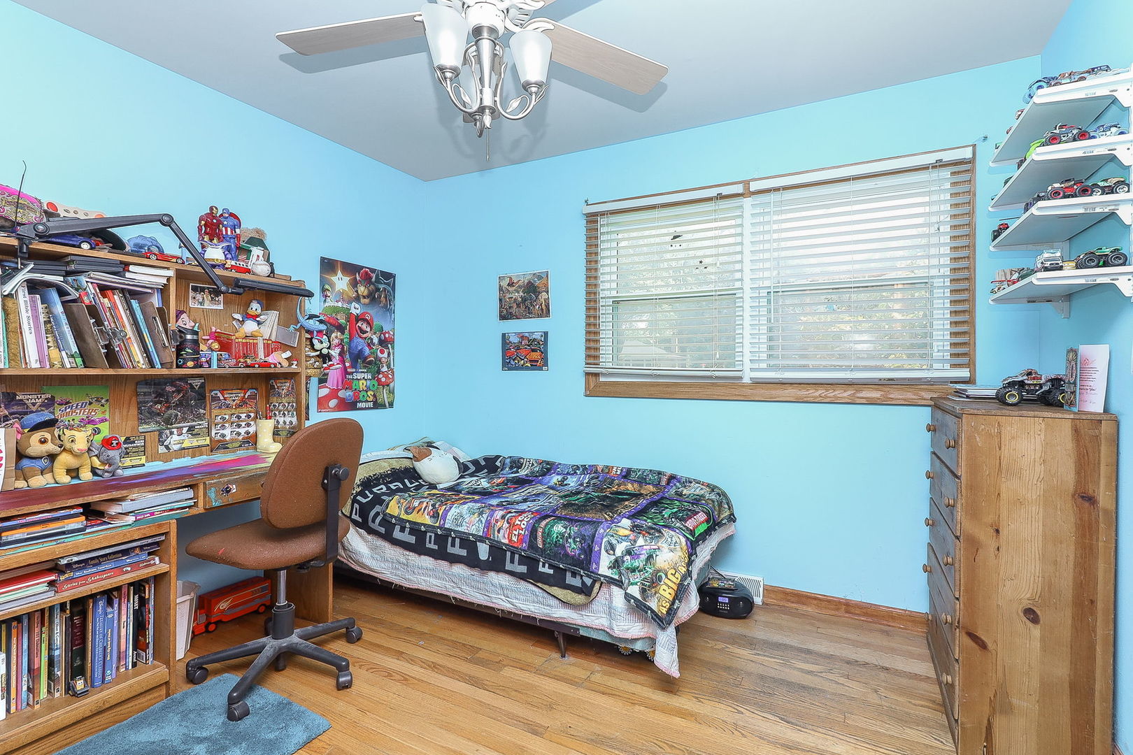 6308 Saratoga Avenue, Downers Grove, IL 60516