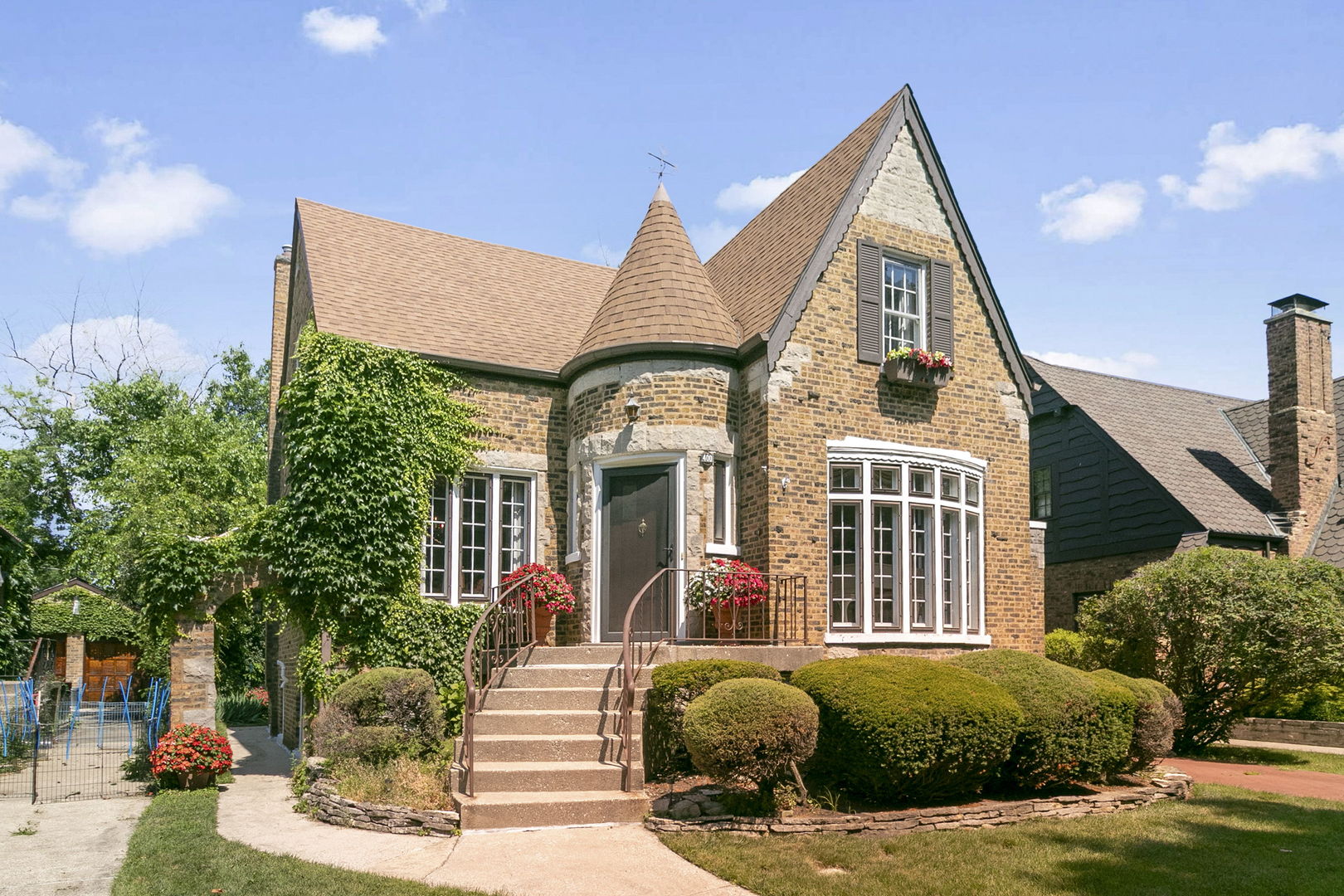 400 Selborne Road, Riverside, IL 60546