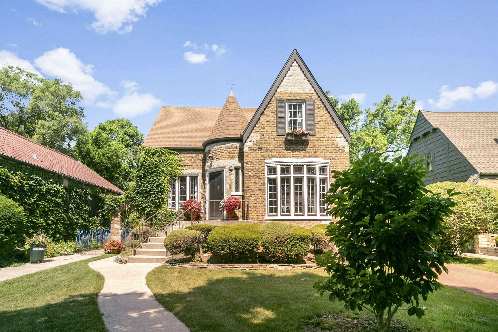 400 Selborne Road, Riverside, IL 60546