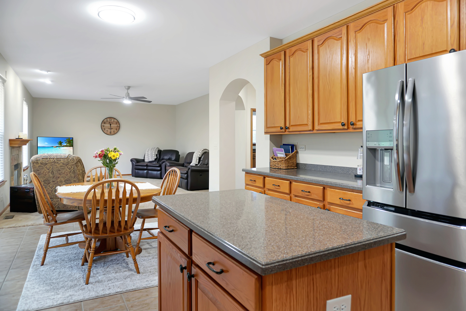 607 Vista Drive, Oswego, IL 60543