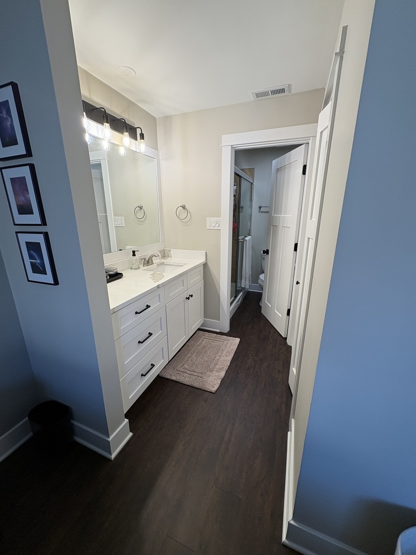 1704 Lakecliffe Drive #B, Wheaton, IL 60189