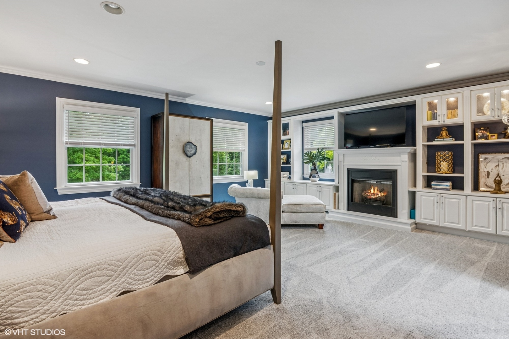 261 Woodstock Avenue, Glen Ellyn, IL 60137