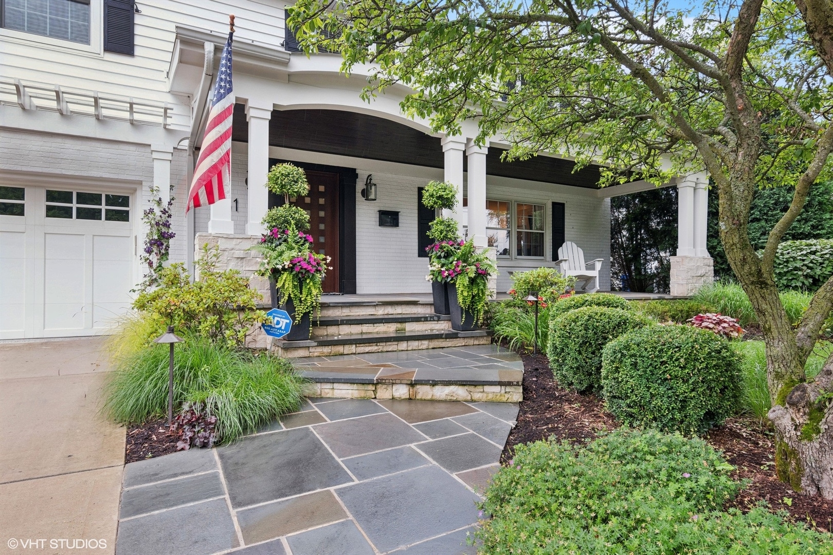 261 Woodstock Avenue, Glen Ellyn, IL 60137