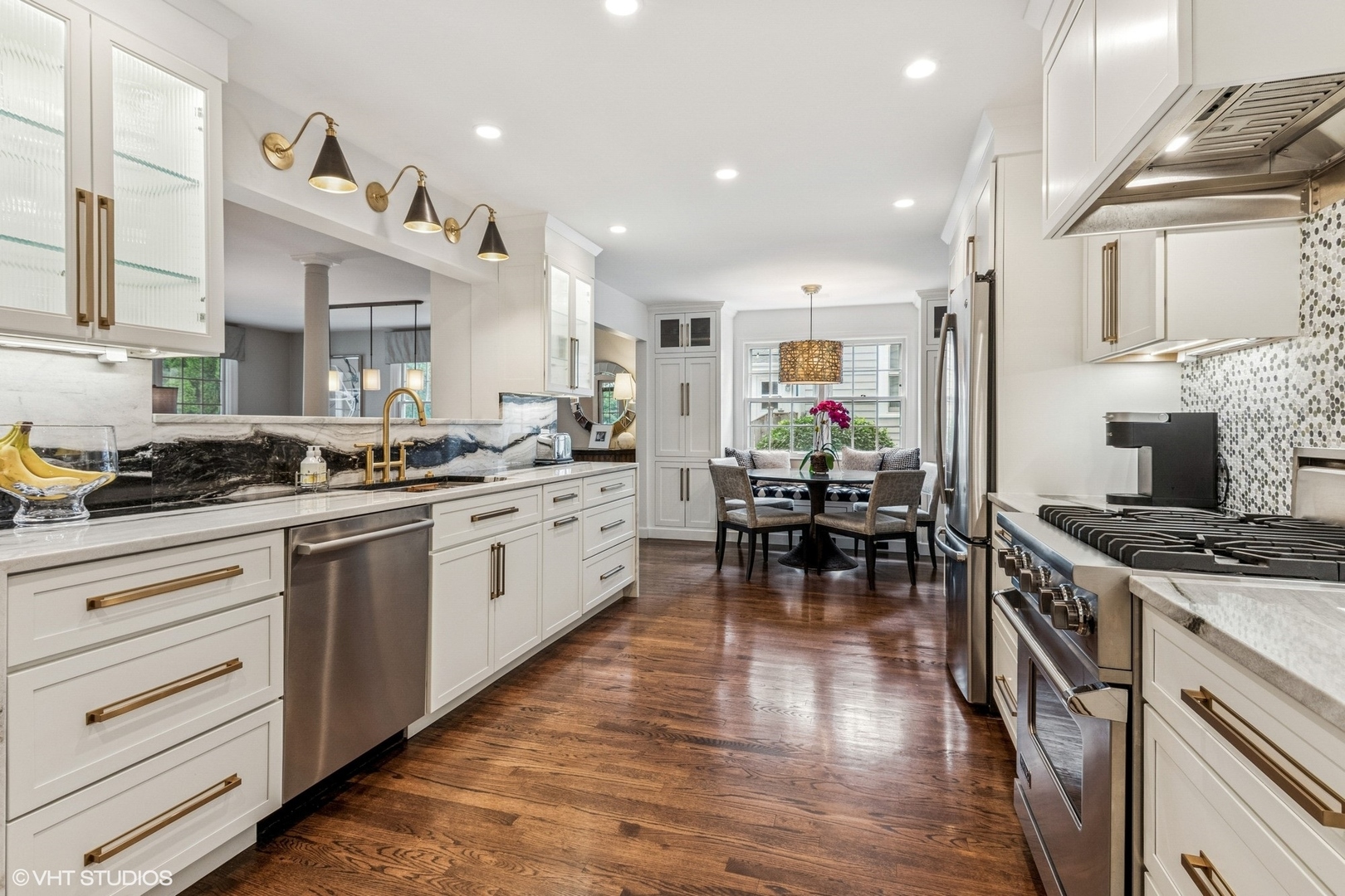 261 Woodstock Avenue, Glen Ellyn, IL 60137