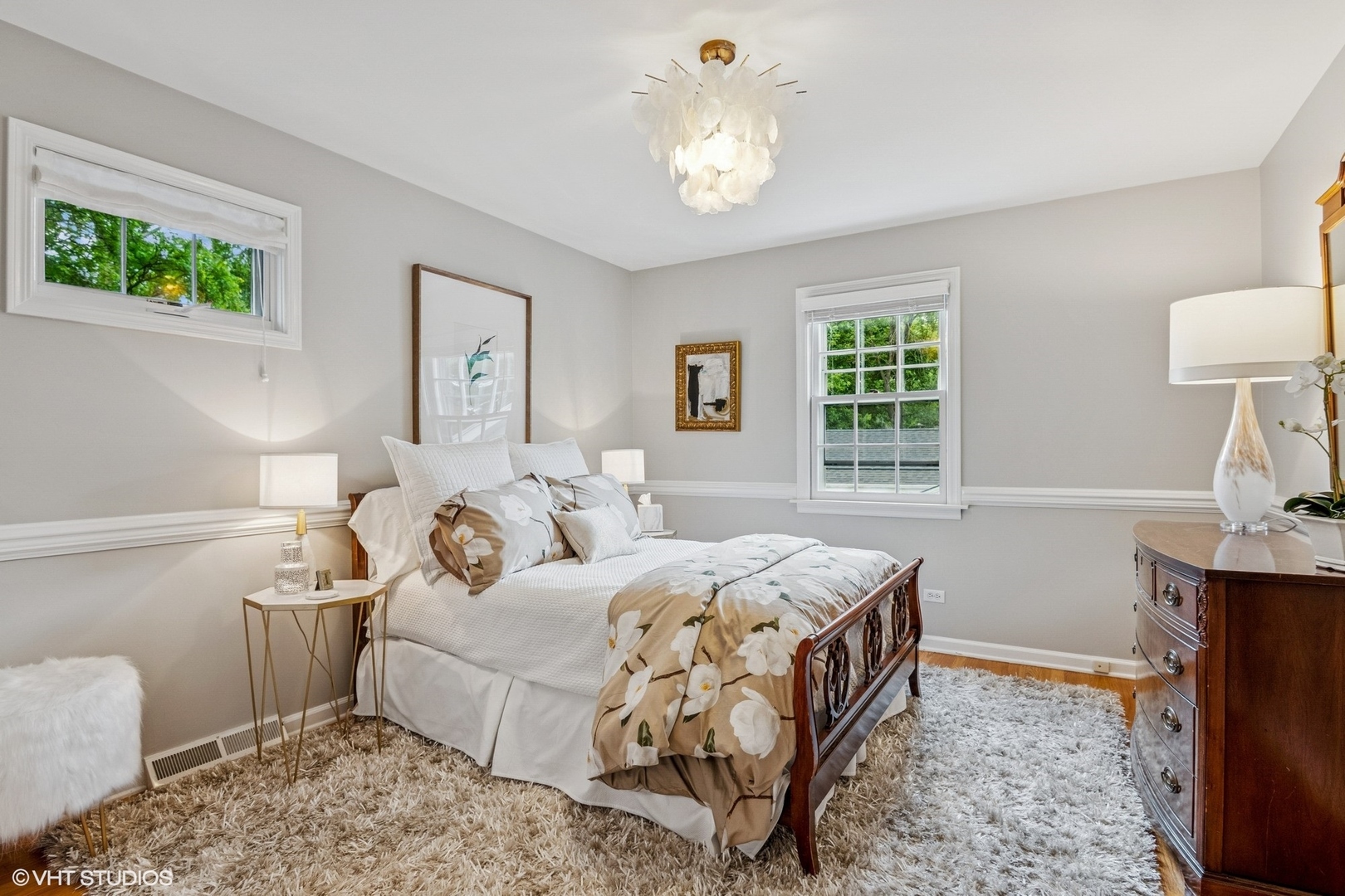 261 Woodstock Avenue, Glen Ellyn, IL 60137