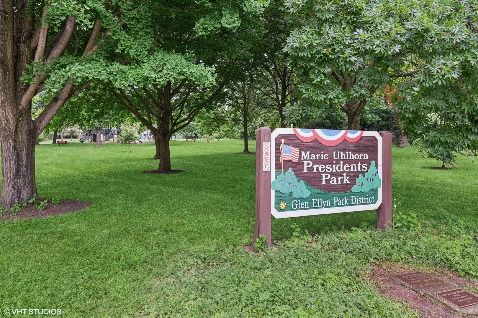 261 Woodstock Avenue, Glen Ellyn, IL 60137