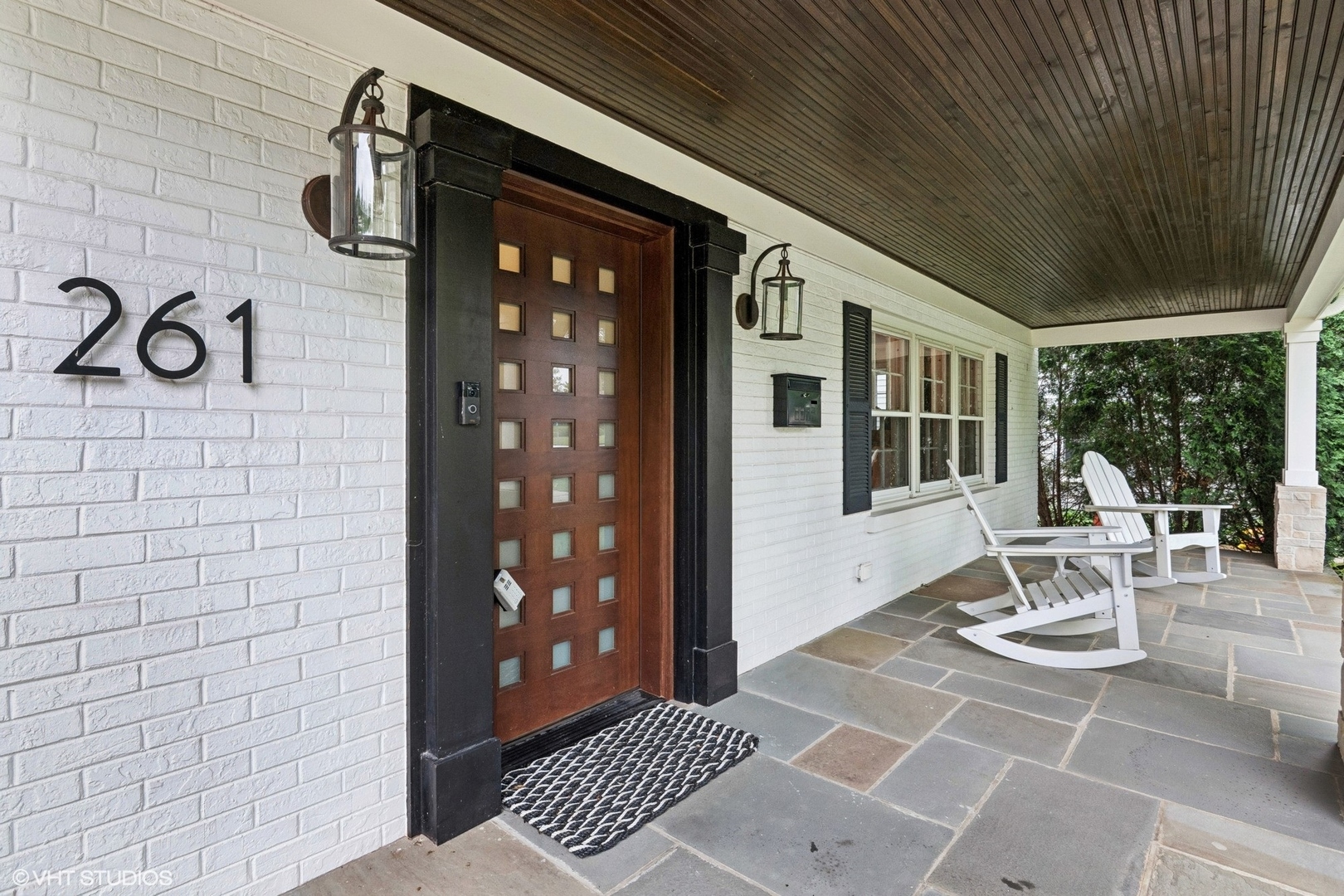 261 Woodstock Avenue, Glen Ellyn, IL 60137