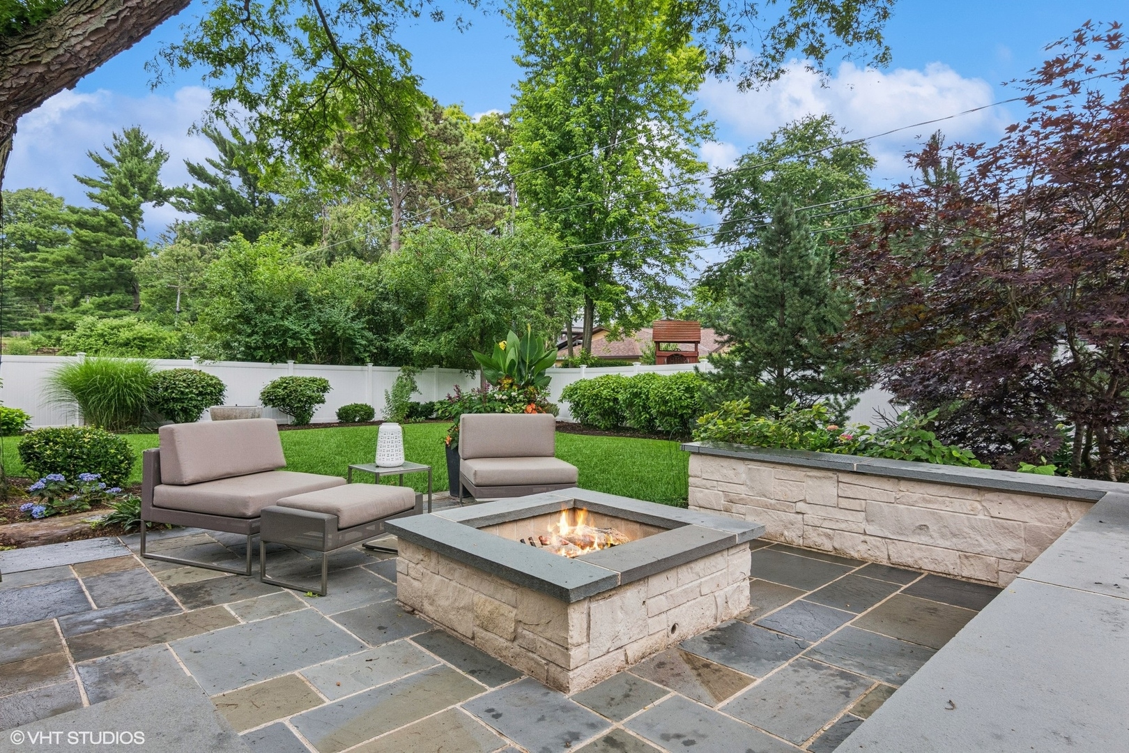 261 Woodstock Avenue, Glen Ellyn, IL 60137