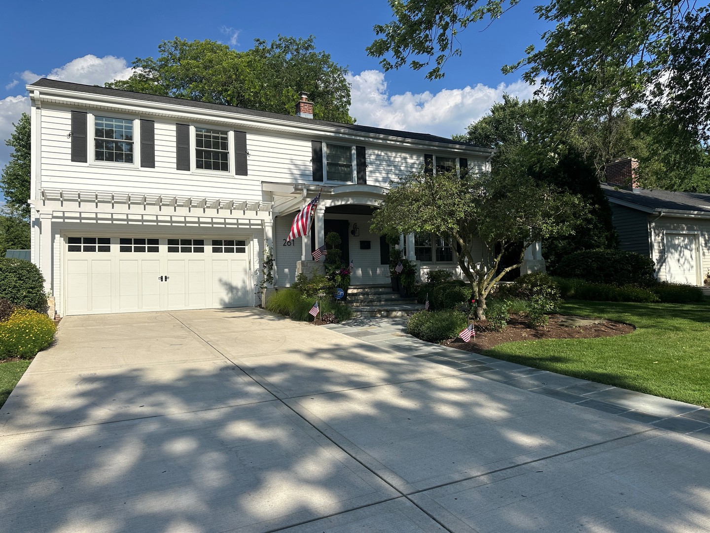 261 Woodstock Avenue, Glen Ellyn, IL 60137