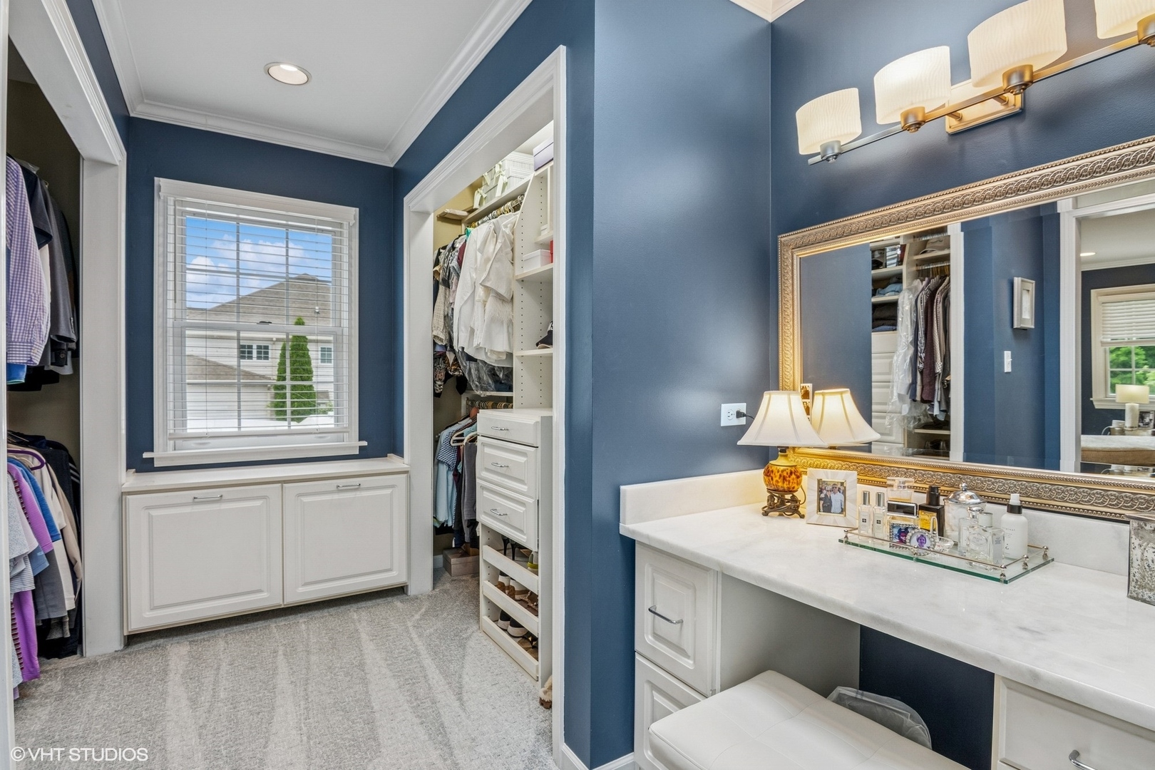 261 Woodstock Avenue, Glen Ellyn, IL 60137
