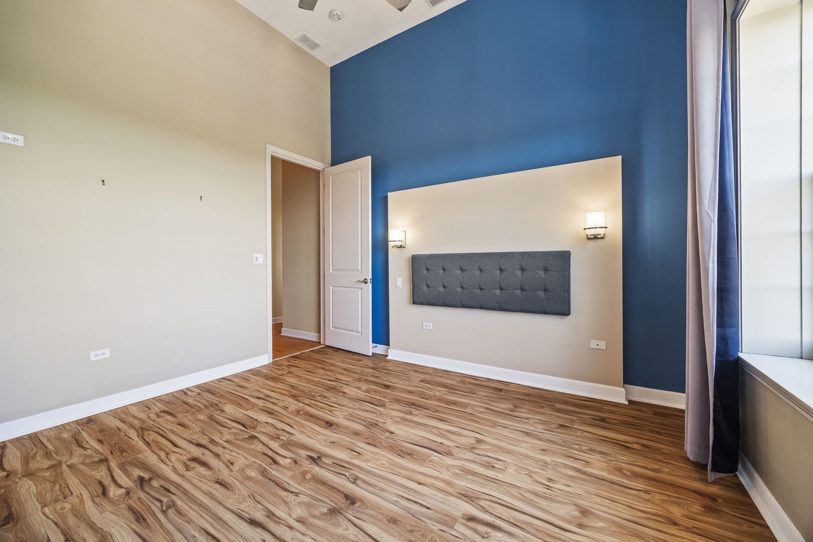 50 N Plum Grove Road #703E, Palatine, IL 60067