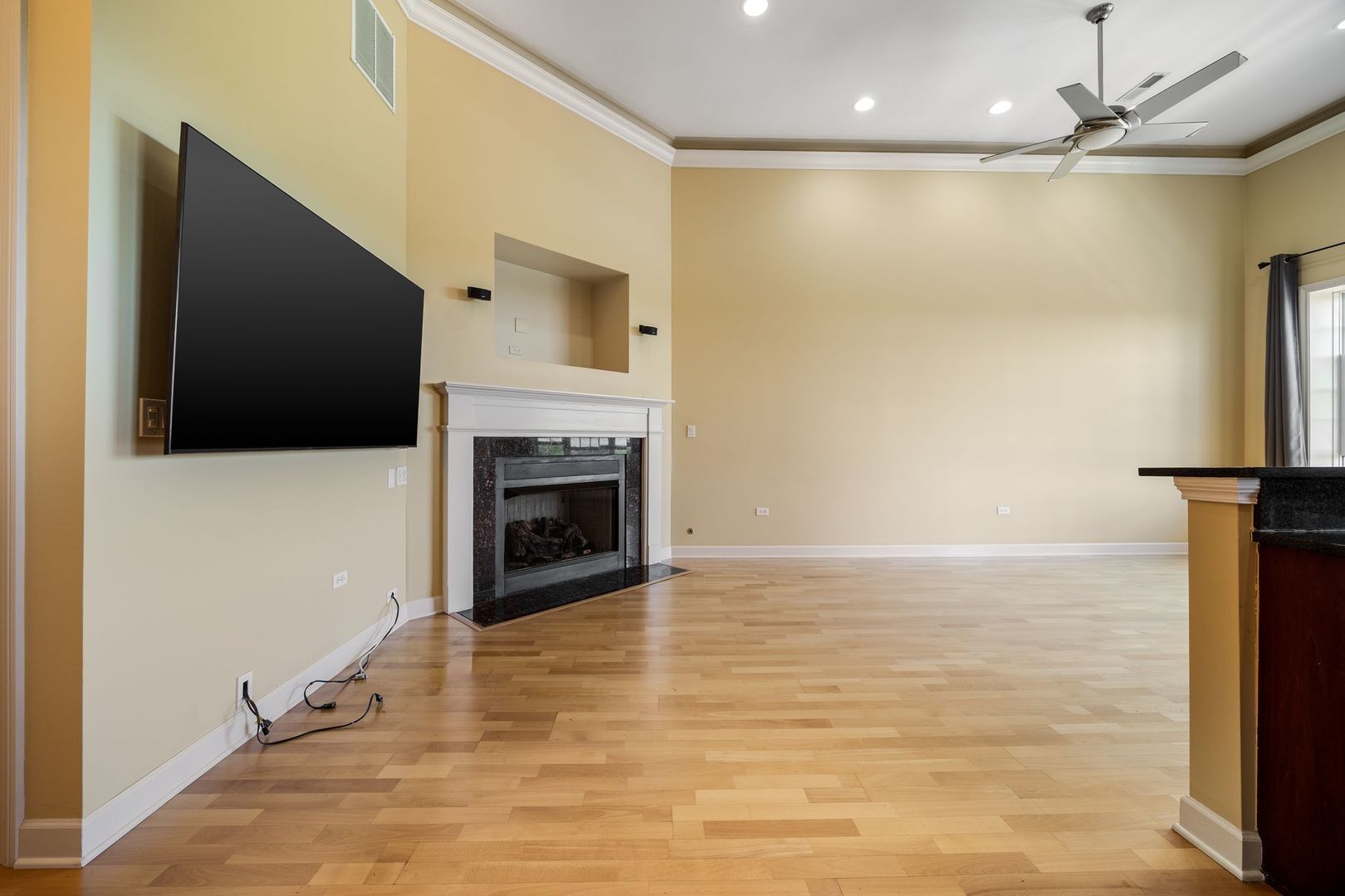 50 N Plum Grove Road #703E, Palatine, IL 60067