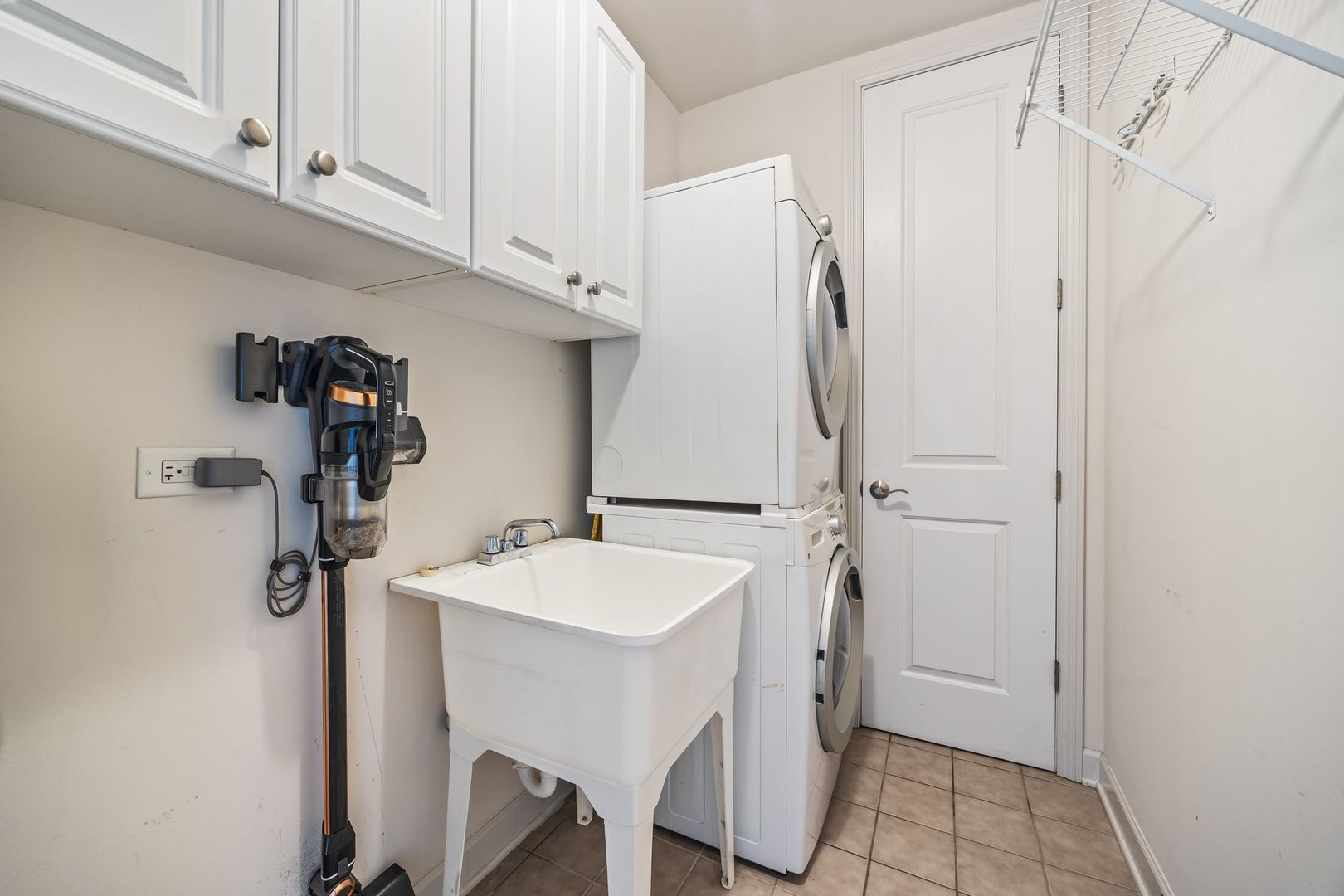 50 N Plum Grove Road #703E, Palatine, IL 60067
