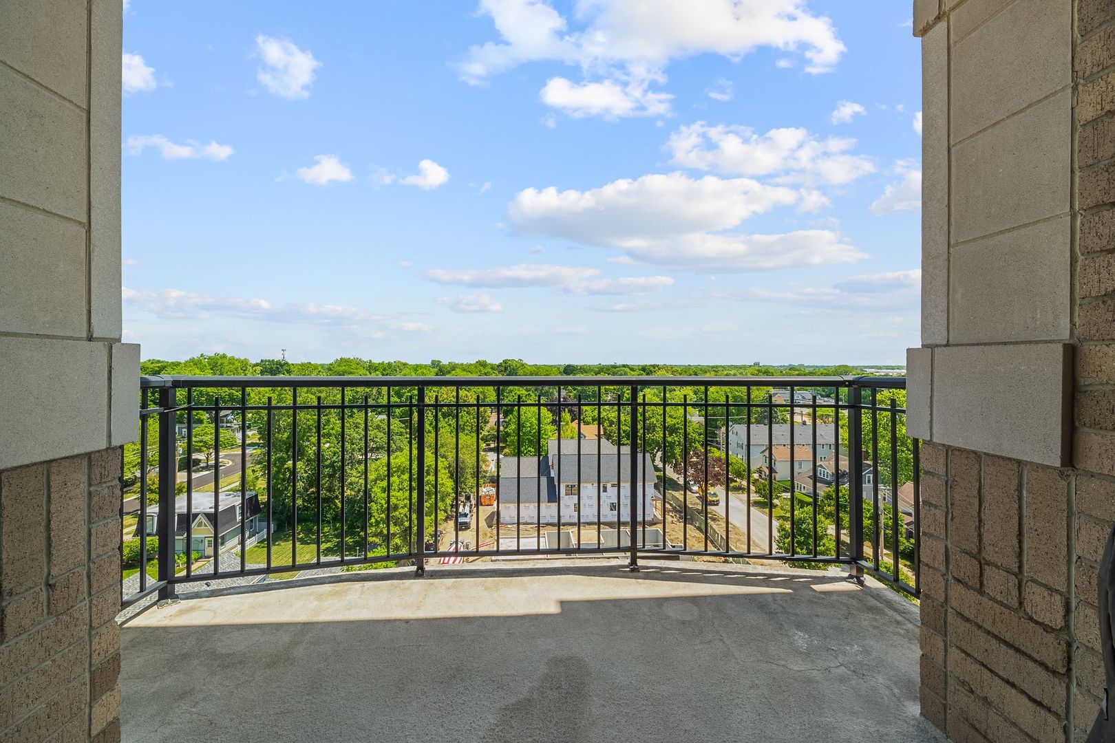 50 N Plum Grove Road #703E, Palatine, IL 60067